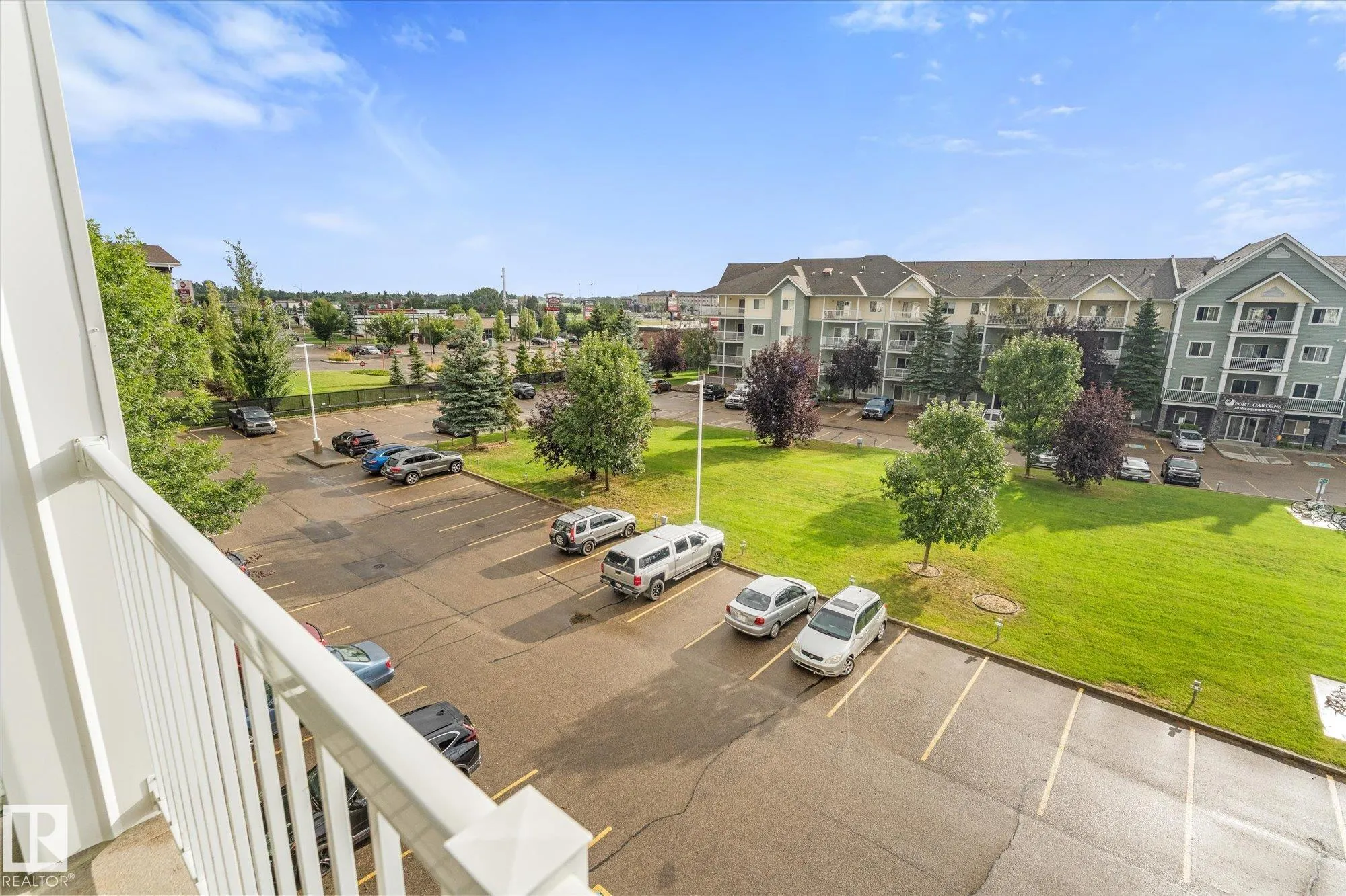 50 WOODSMERE Close