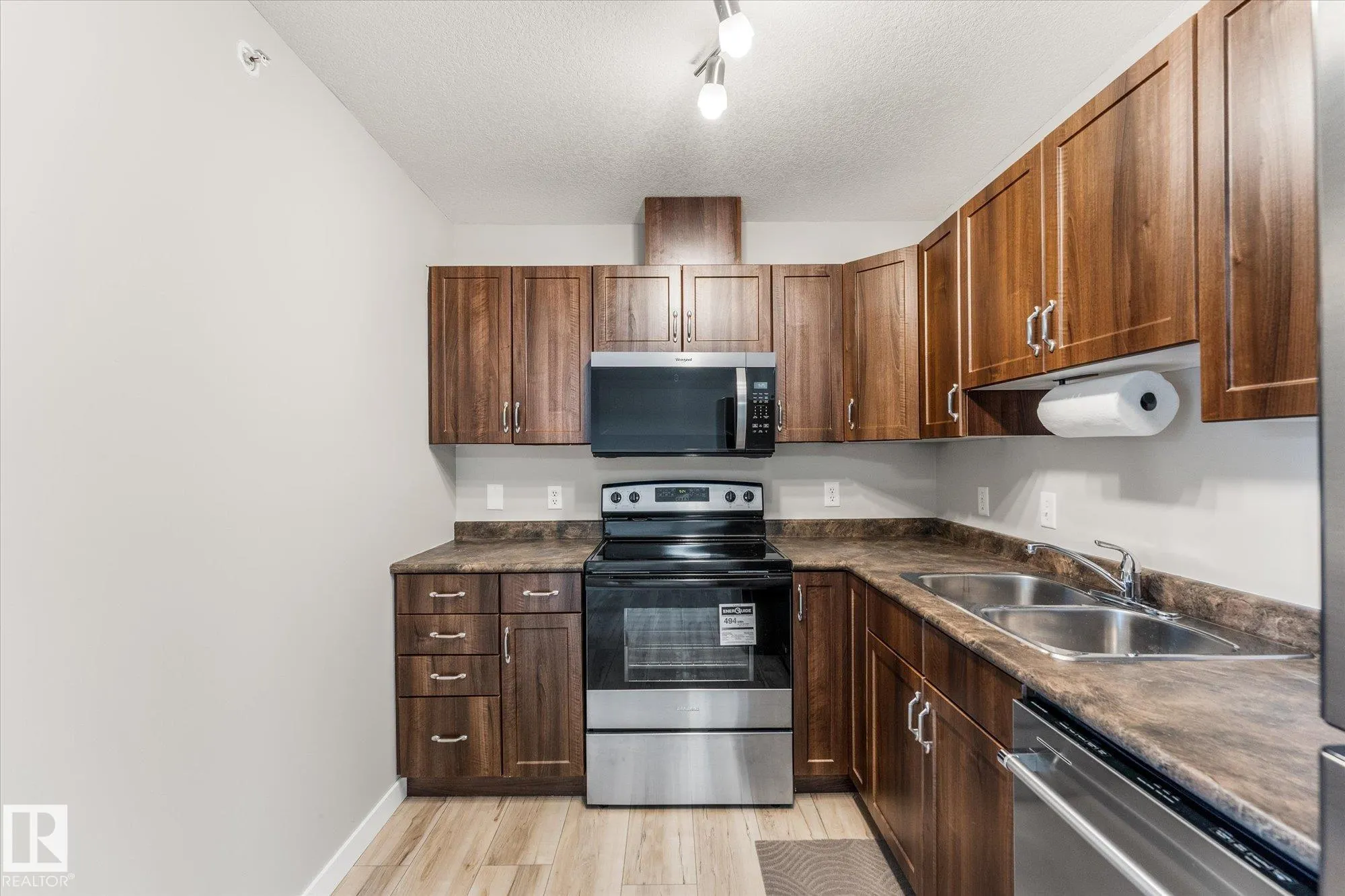 50 WOODSMERE Close