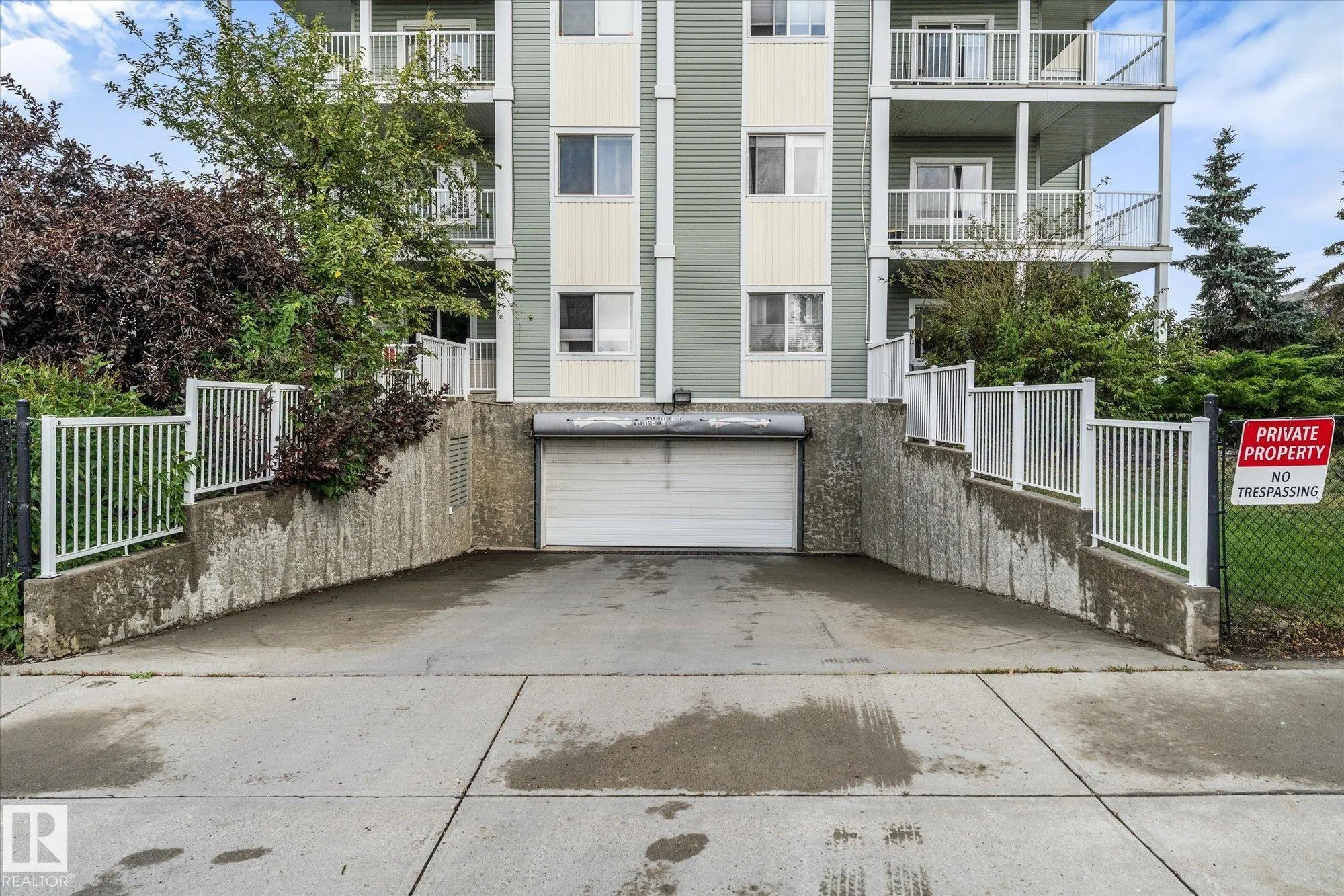 50 WOODSMERE Close