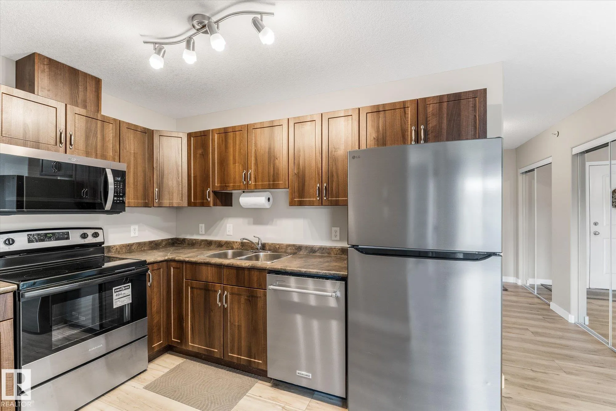 50 WOODSMERE Close