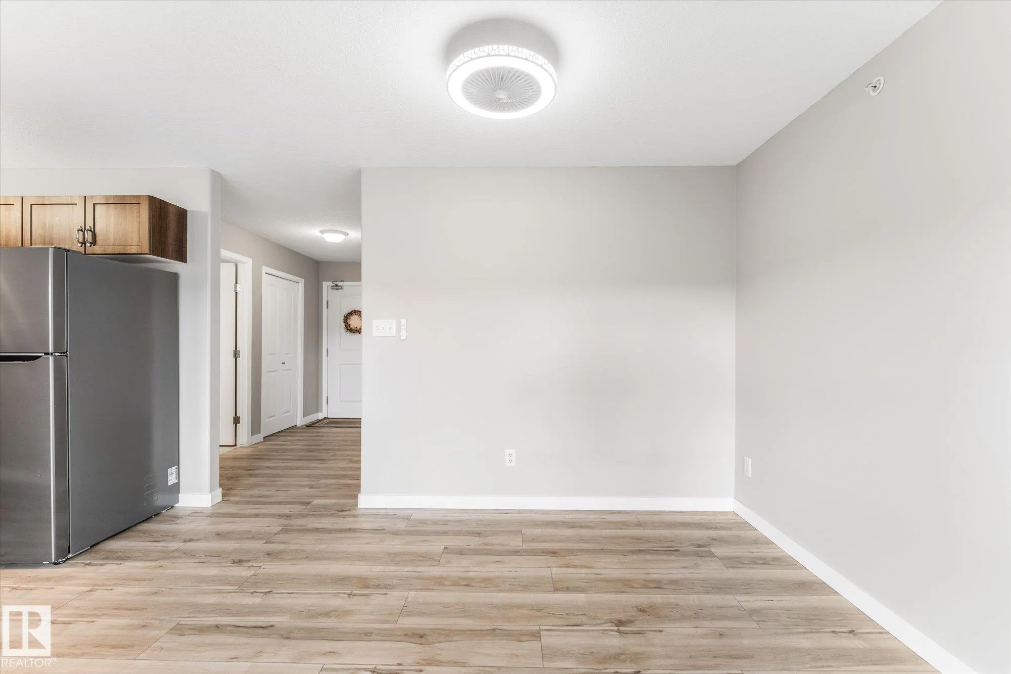 50 WOODSMERE Close