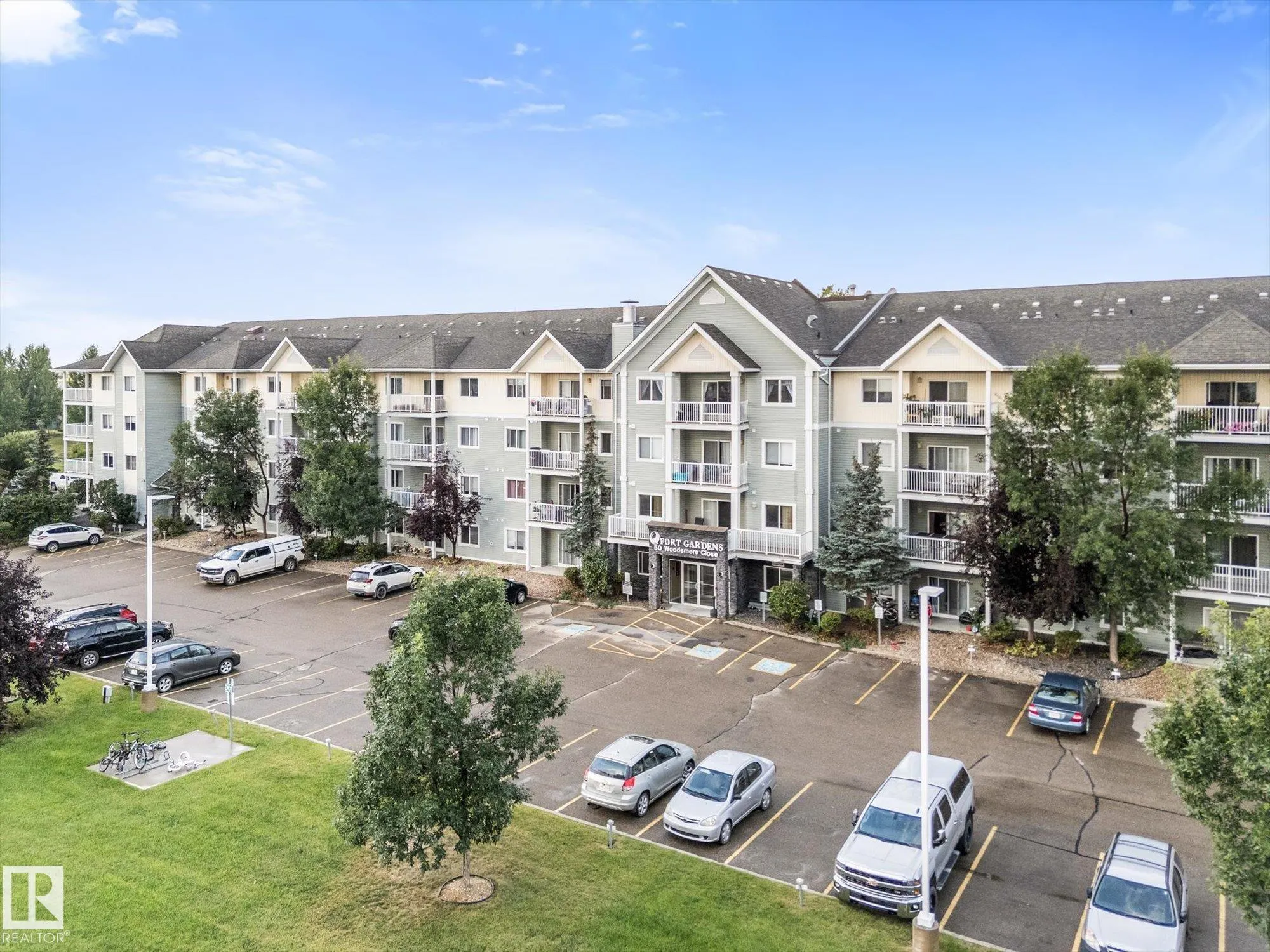 50 WOODSMERE Close