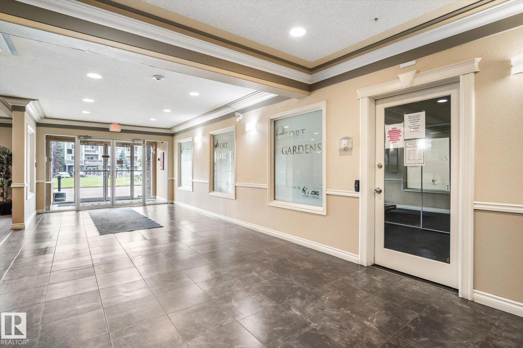 50 WOODSMERE Close