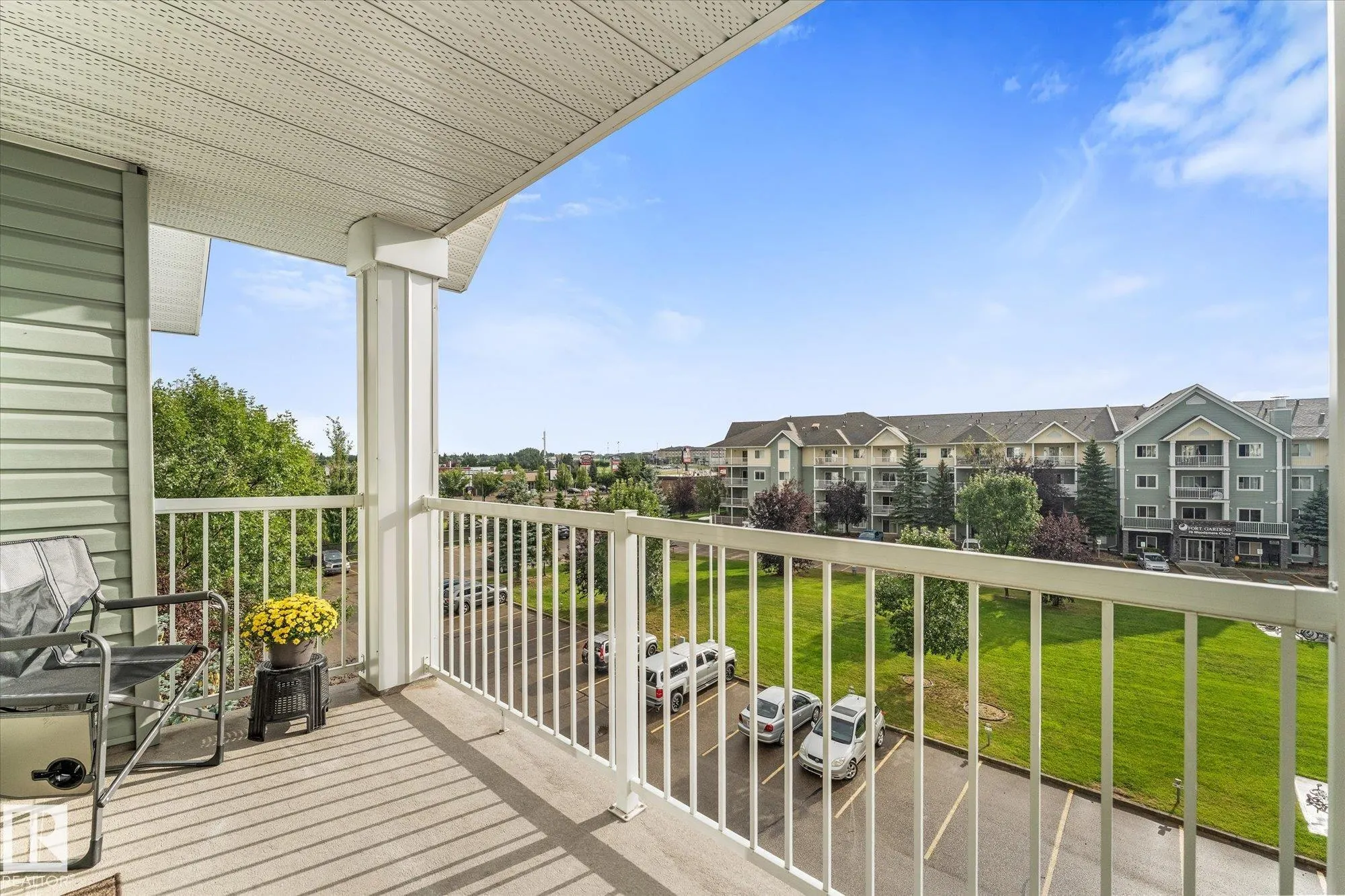 50 WOODSMERE Close