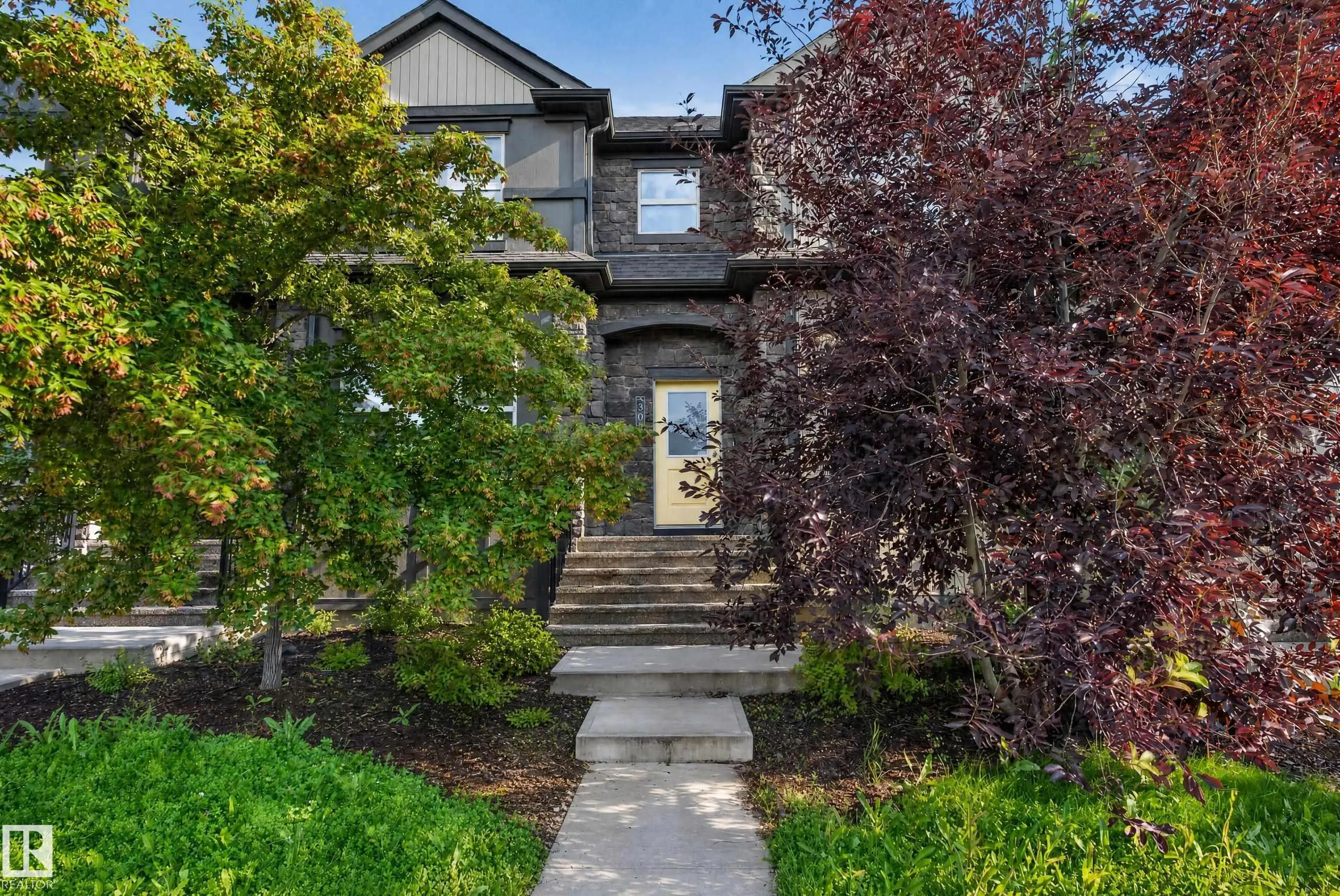 30 GREENBURY Close