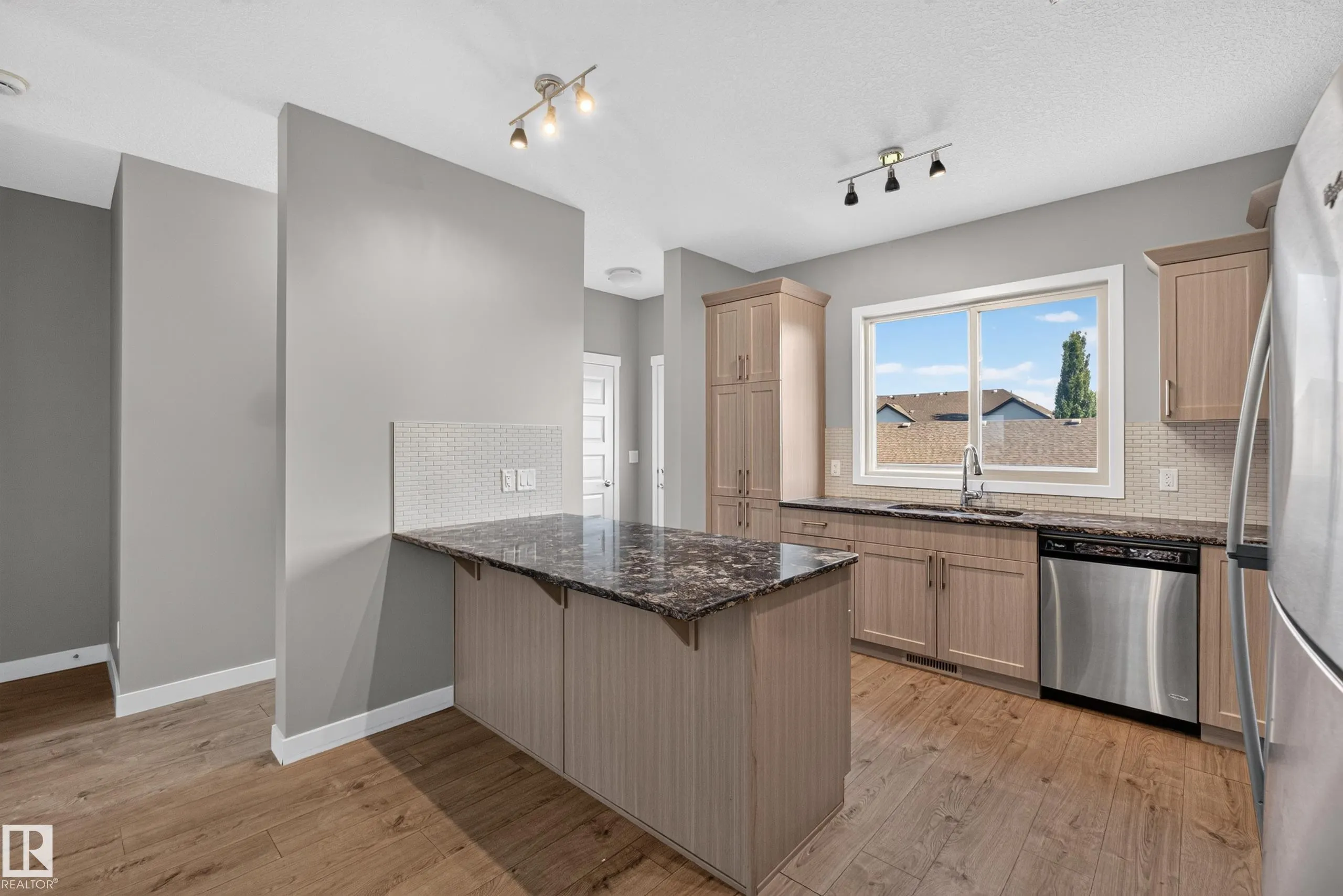 30 GREENBURY Close
