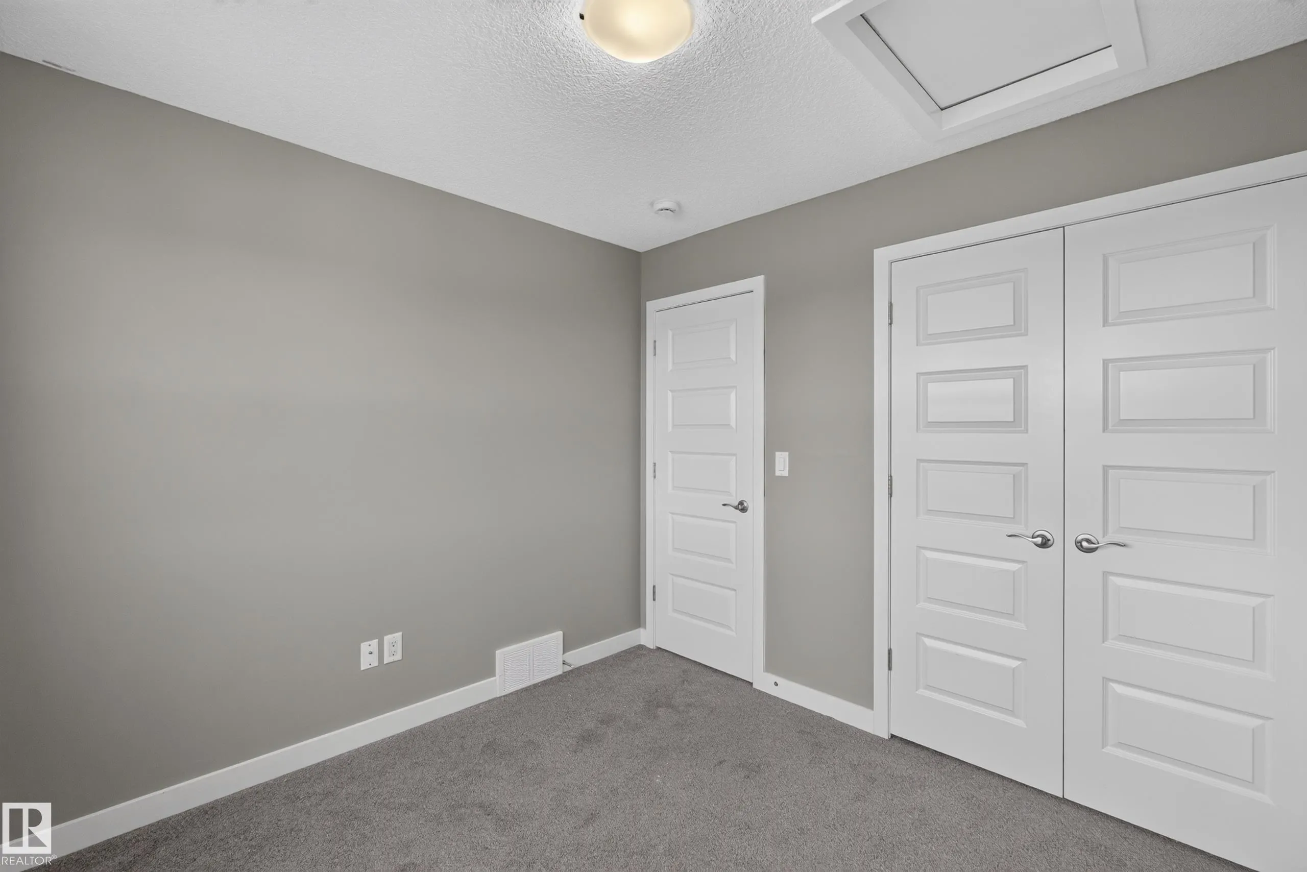 30 GREENBURY Close