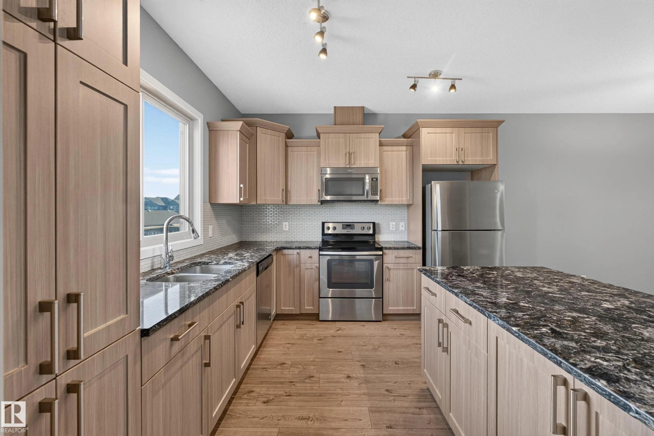 30 GREENBURY Close