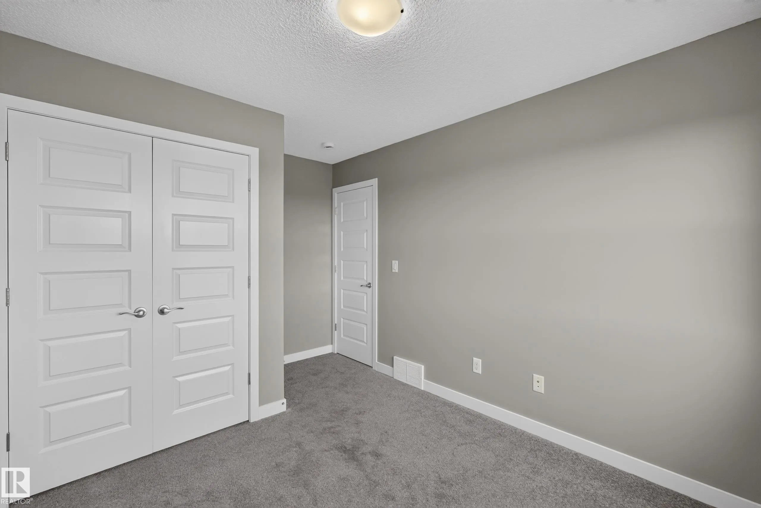 30 GREENBURY Close