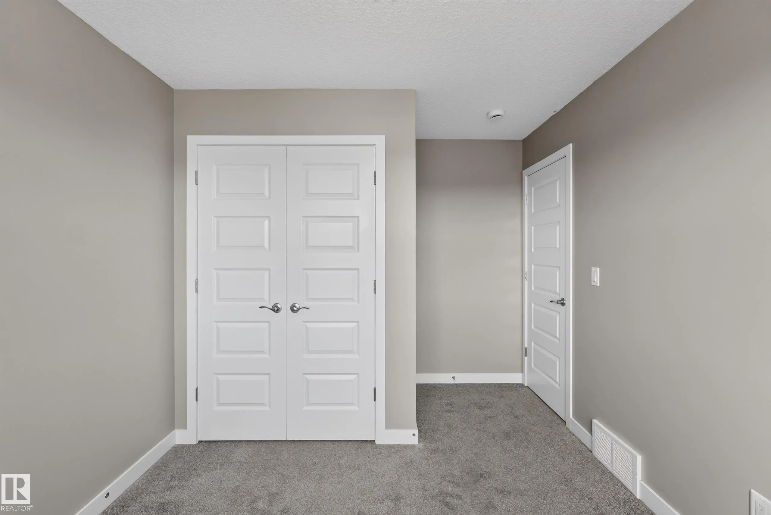 30 GREENBURY Close