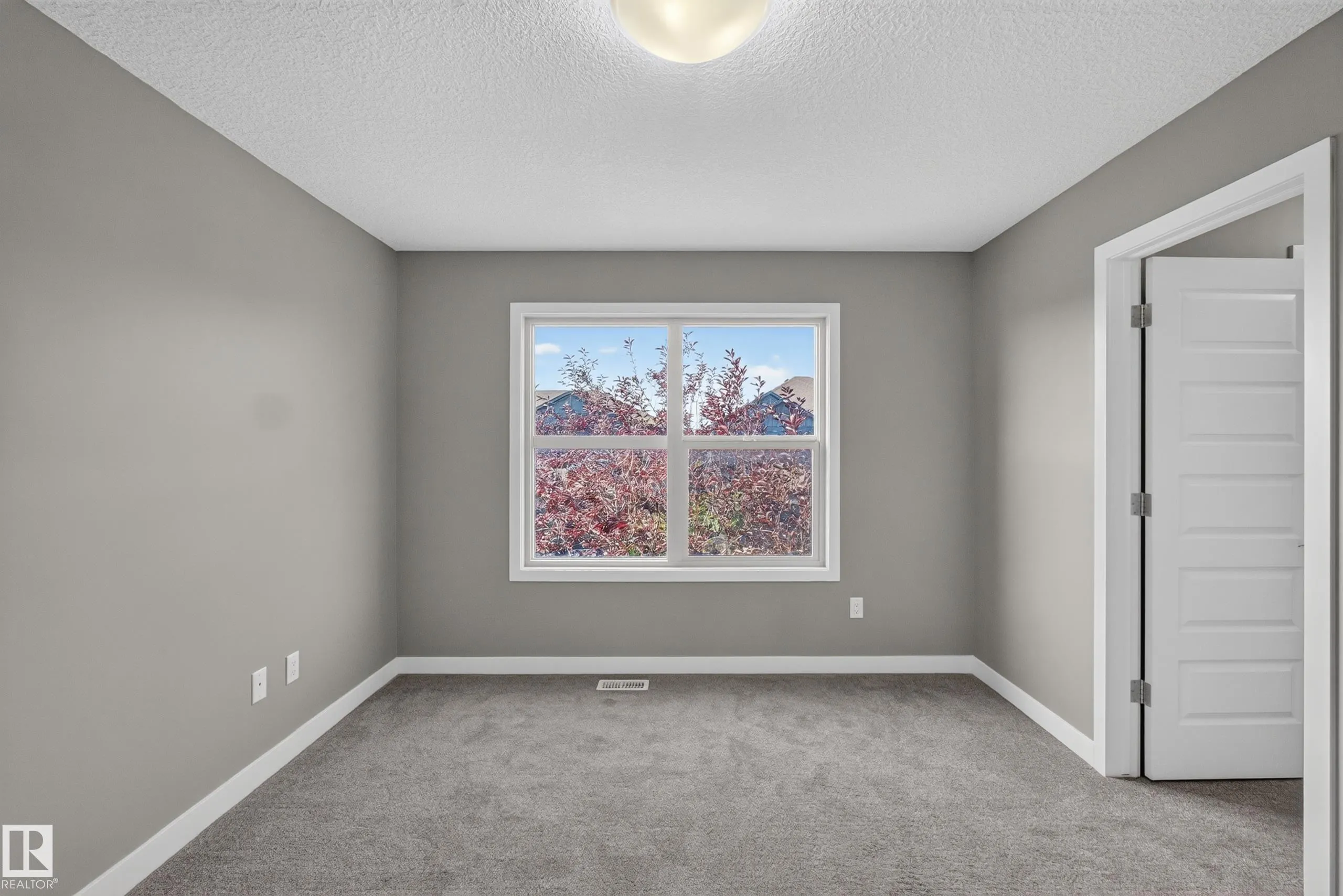 30 GREENBURY Close