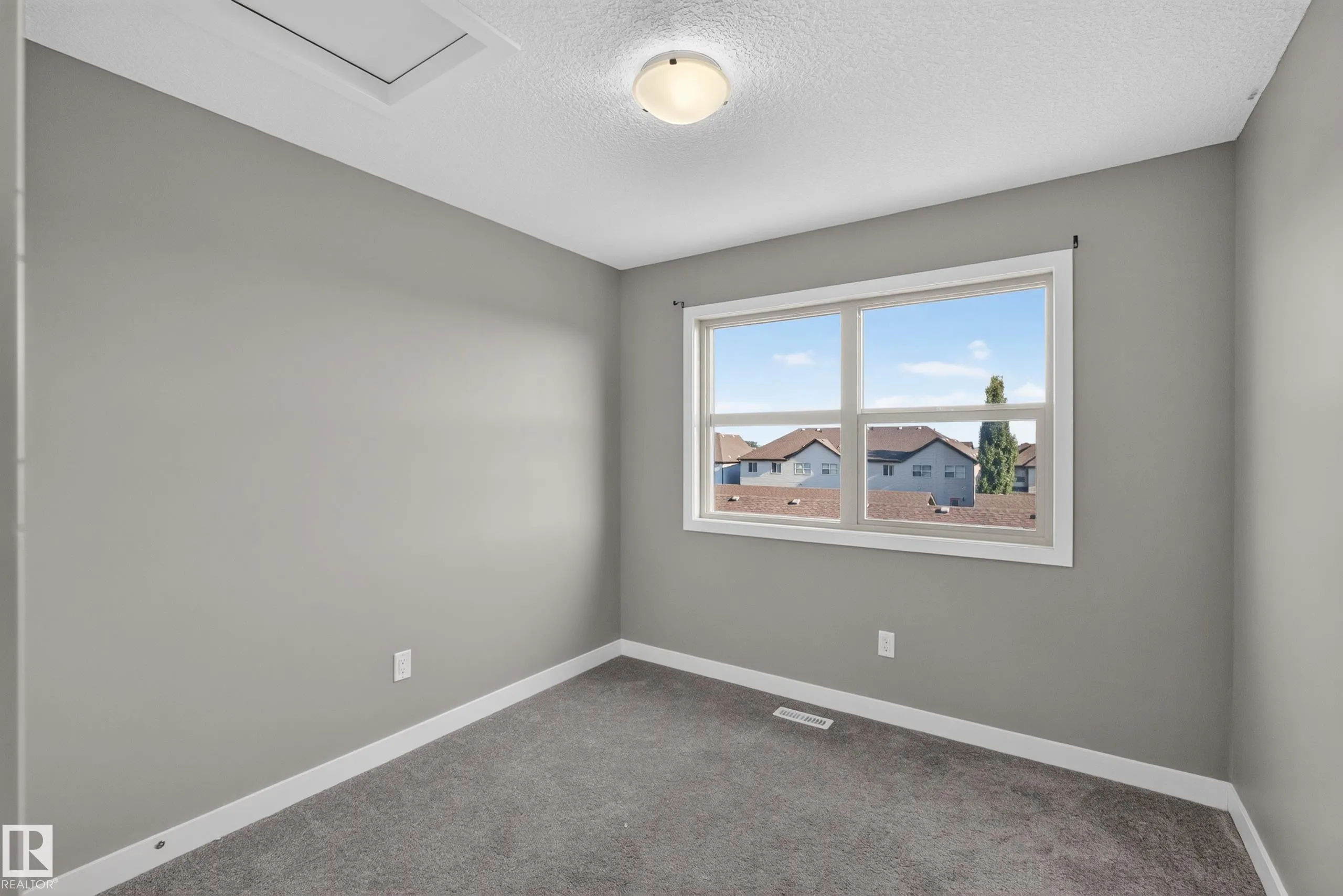 30 GREENBURY Close