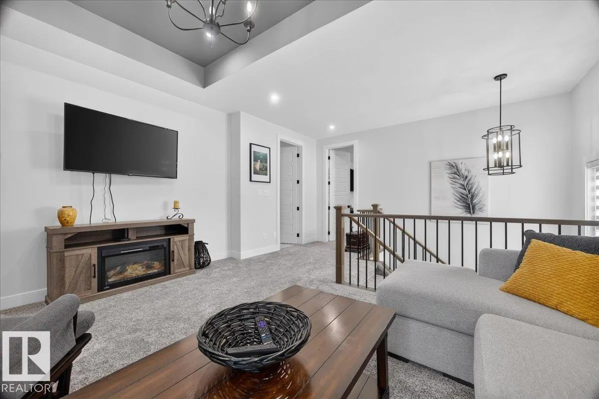 129 STARLING Way