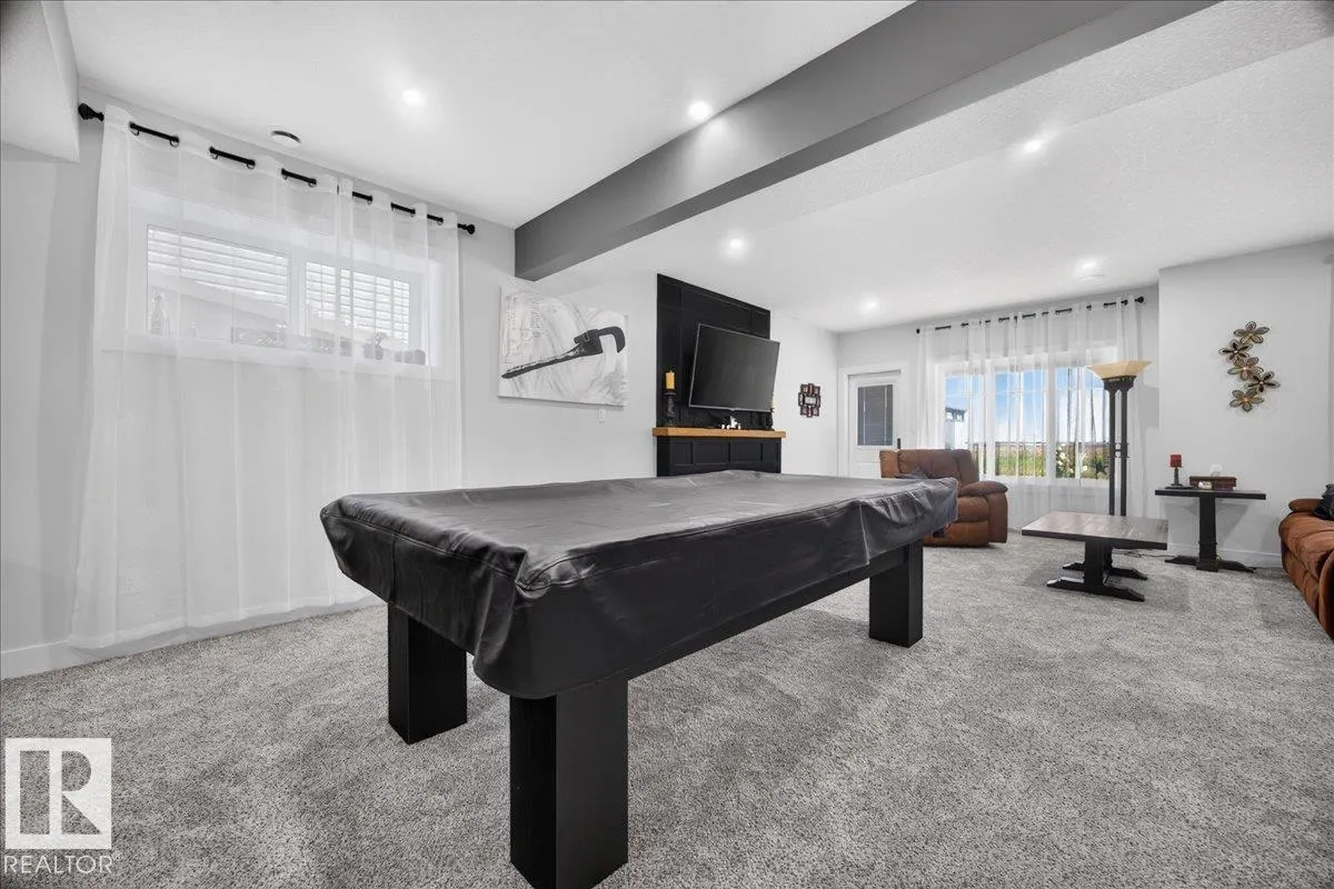 129 STARLING Way