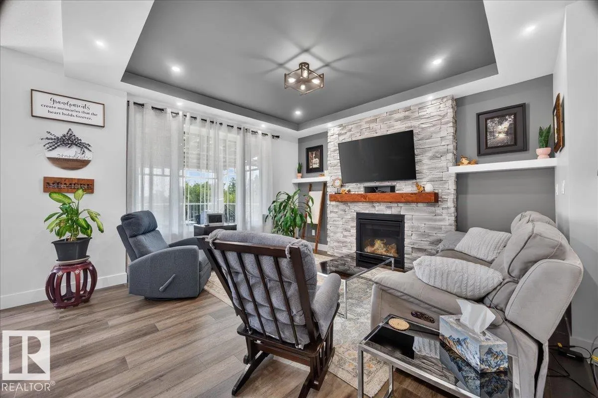 129 STARLING Way
