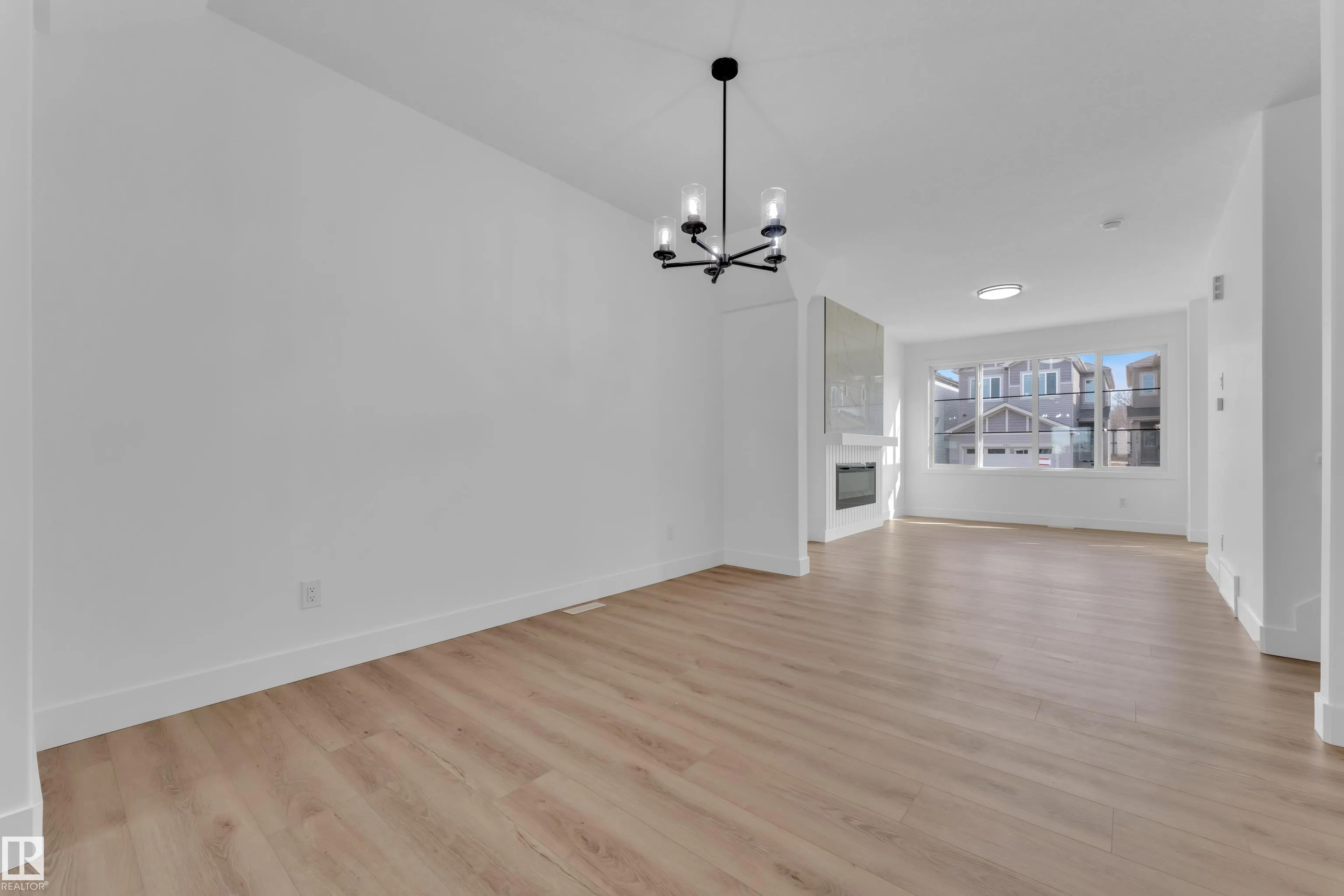285 Munn Way
