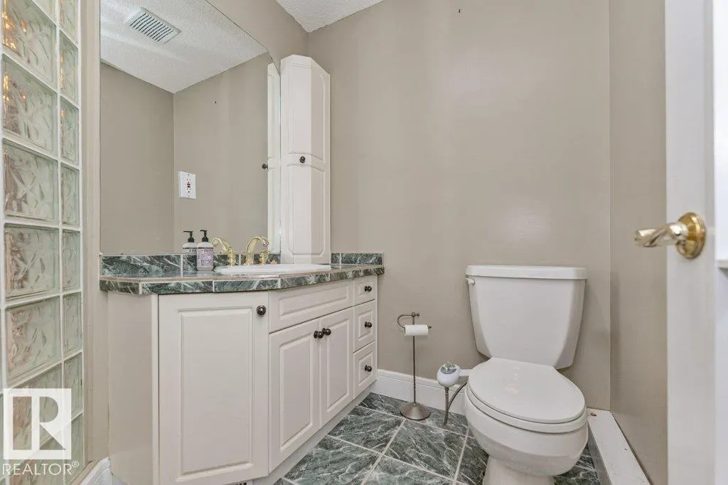 52356 RGE ROAD 221