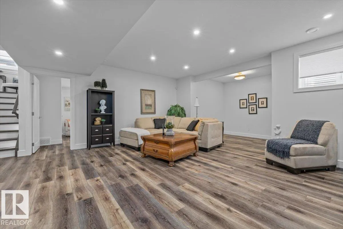 1098 Genesis Lake Blvd