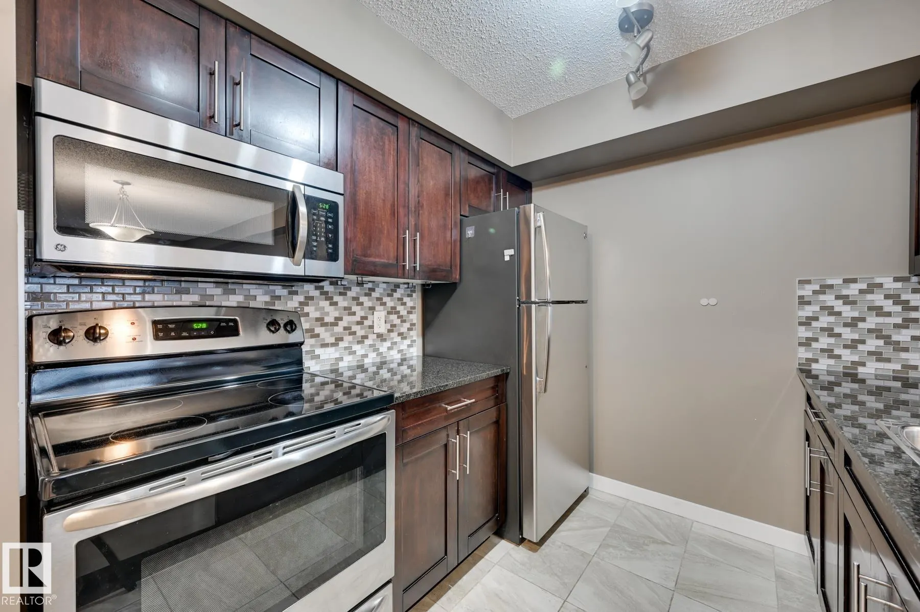 3211 JAMES MOWATT Trail