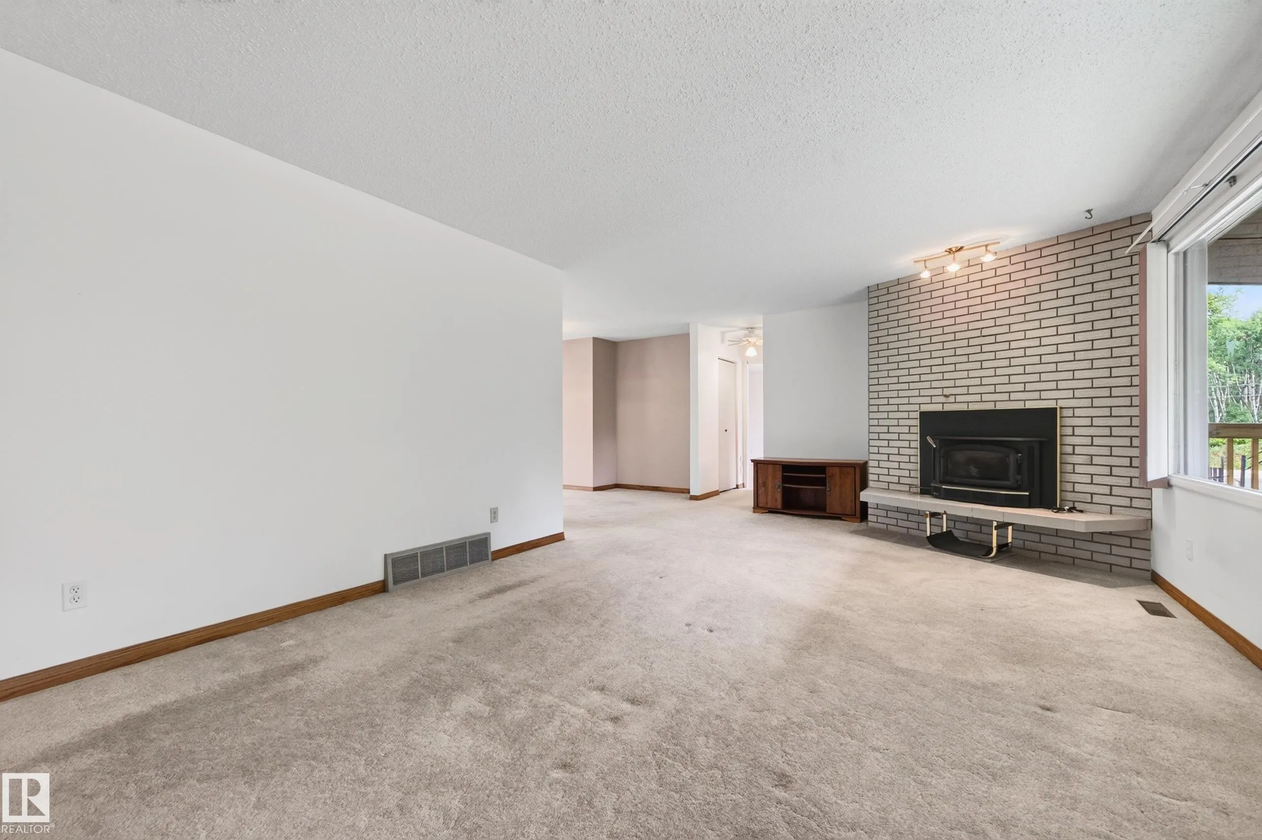 52063 RGE ROAD 225