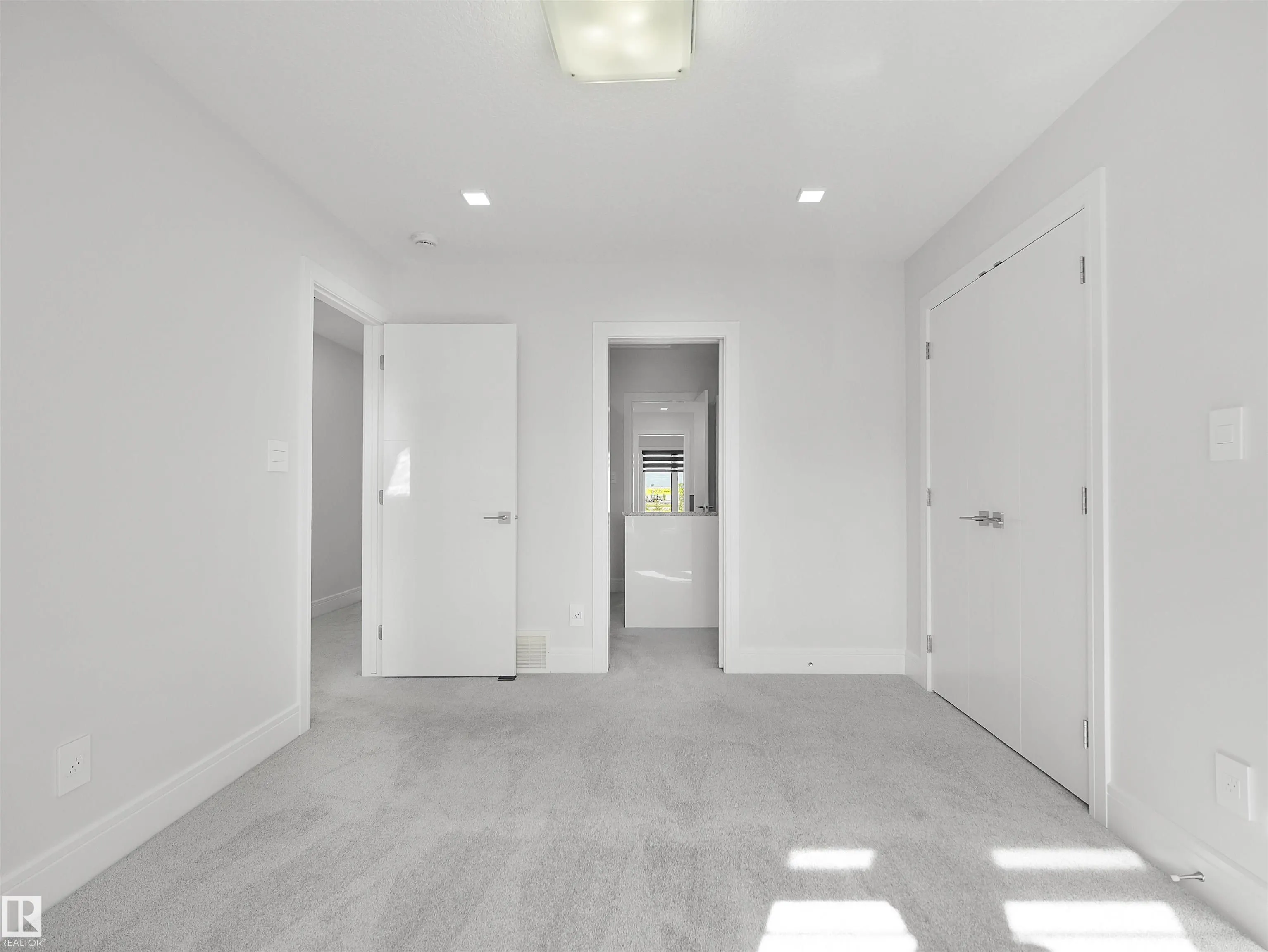 1808 20 Avenue