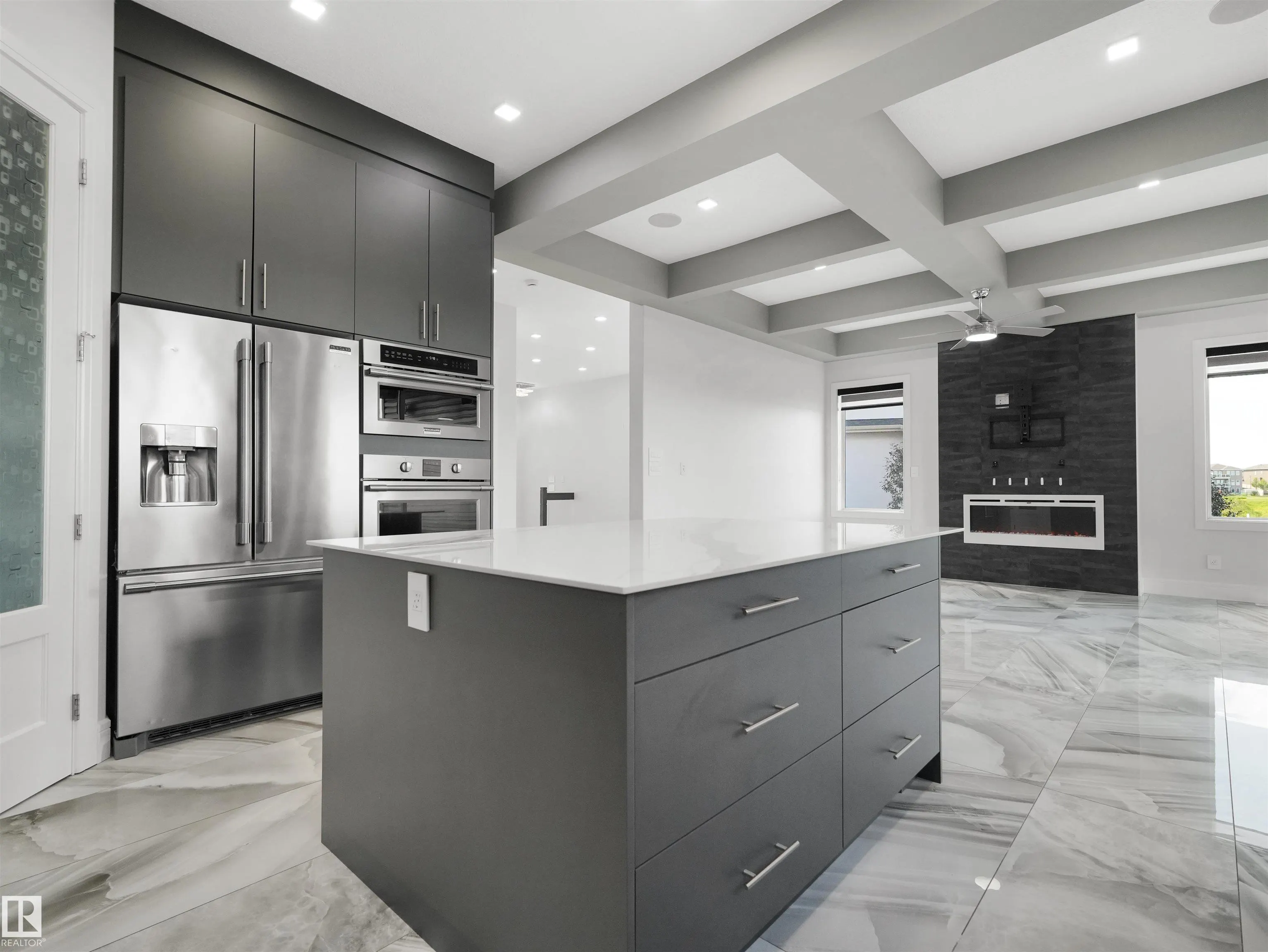 1808 20 Avenue