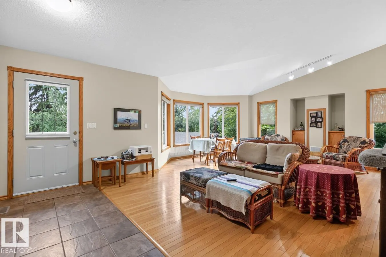 4521 LAKESHORE Road