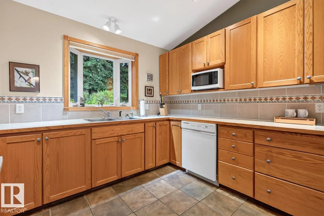 4521 LAKESHORE Road