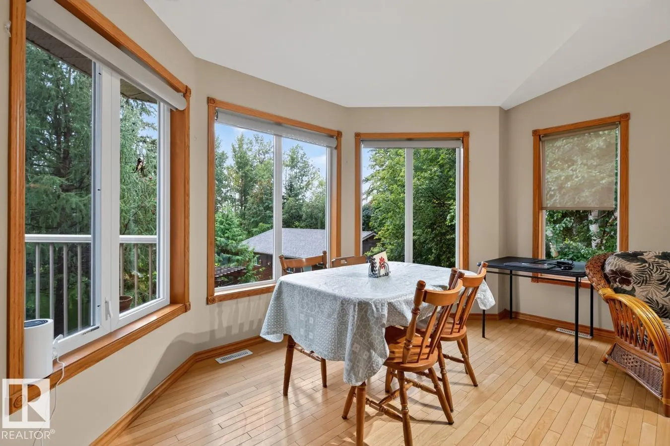 4521 LAKESHORE Road