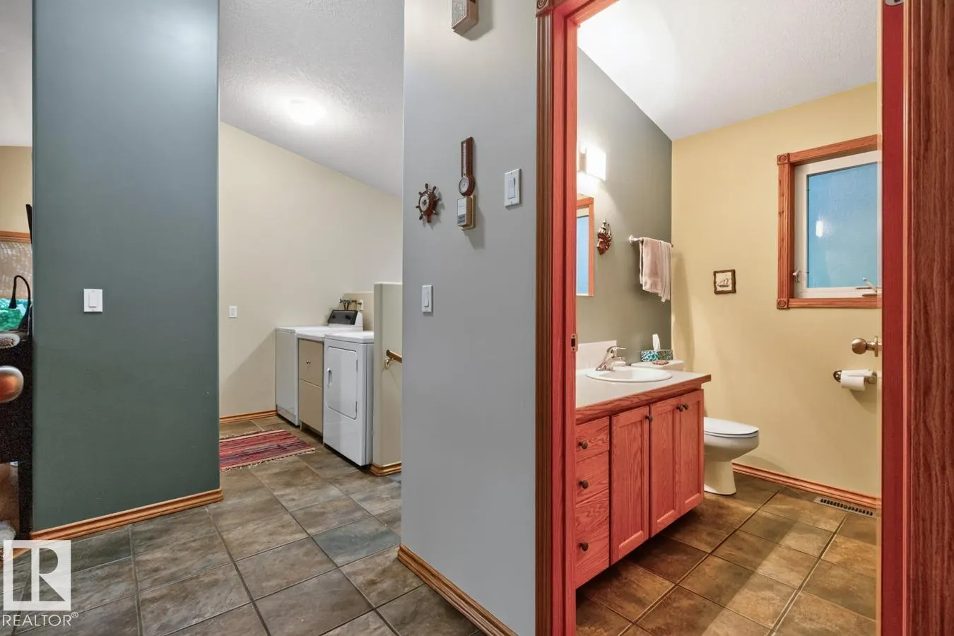 4521 LAKESHORE Road