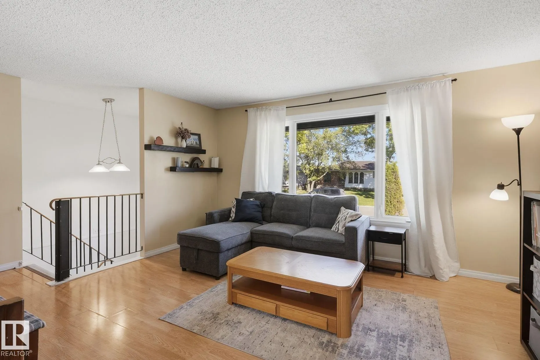 64 APACHE Crescent