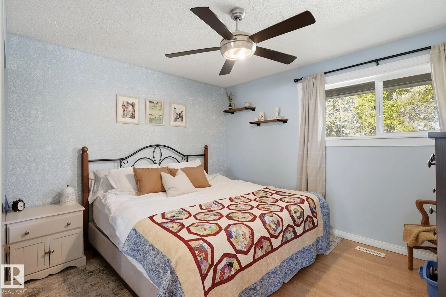 64 APACHE Crescent