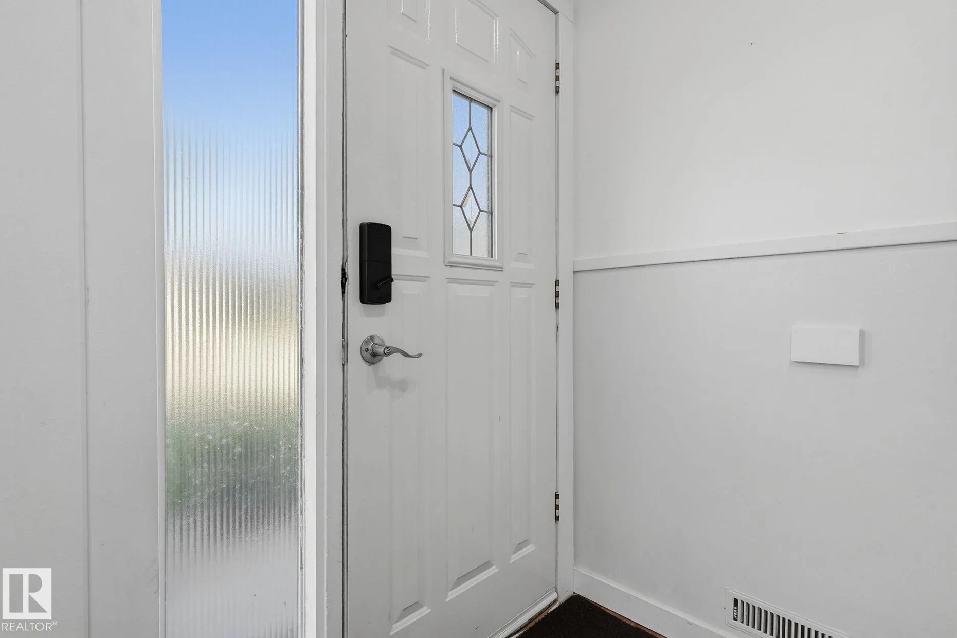 64 APACHE Crescent
