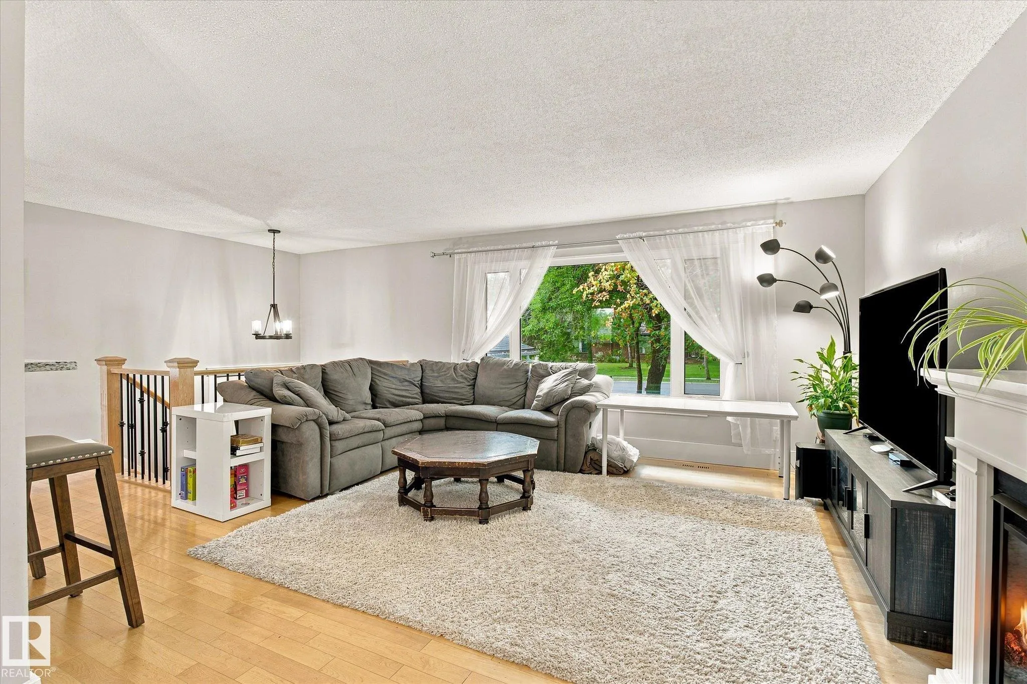 3 Akins Drive