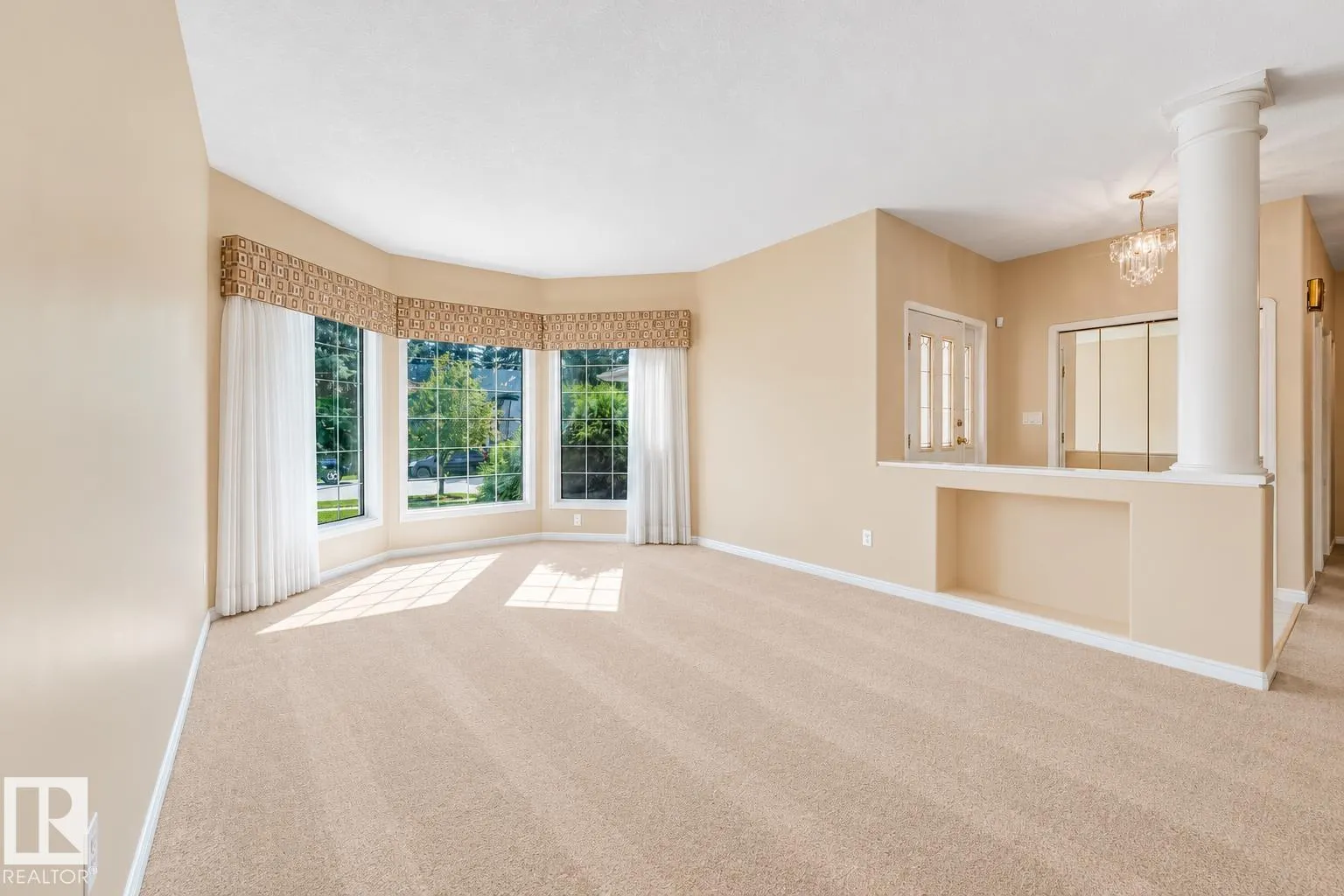 61 ESTATE Crescent