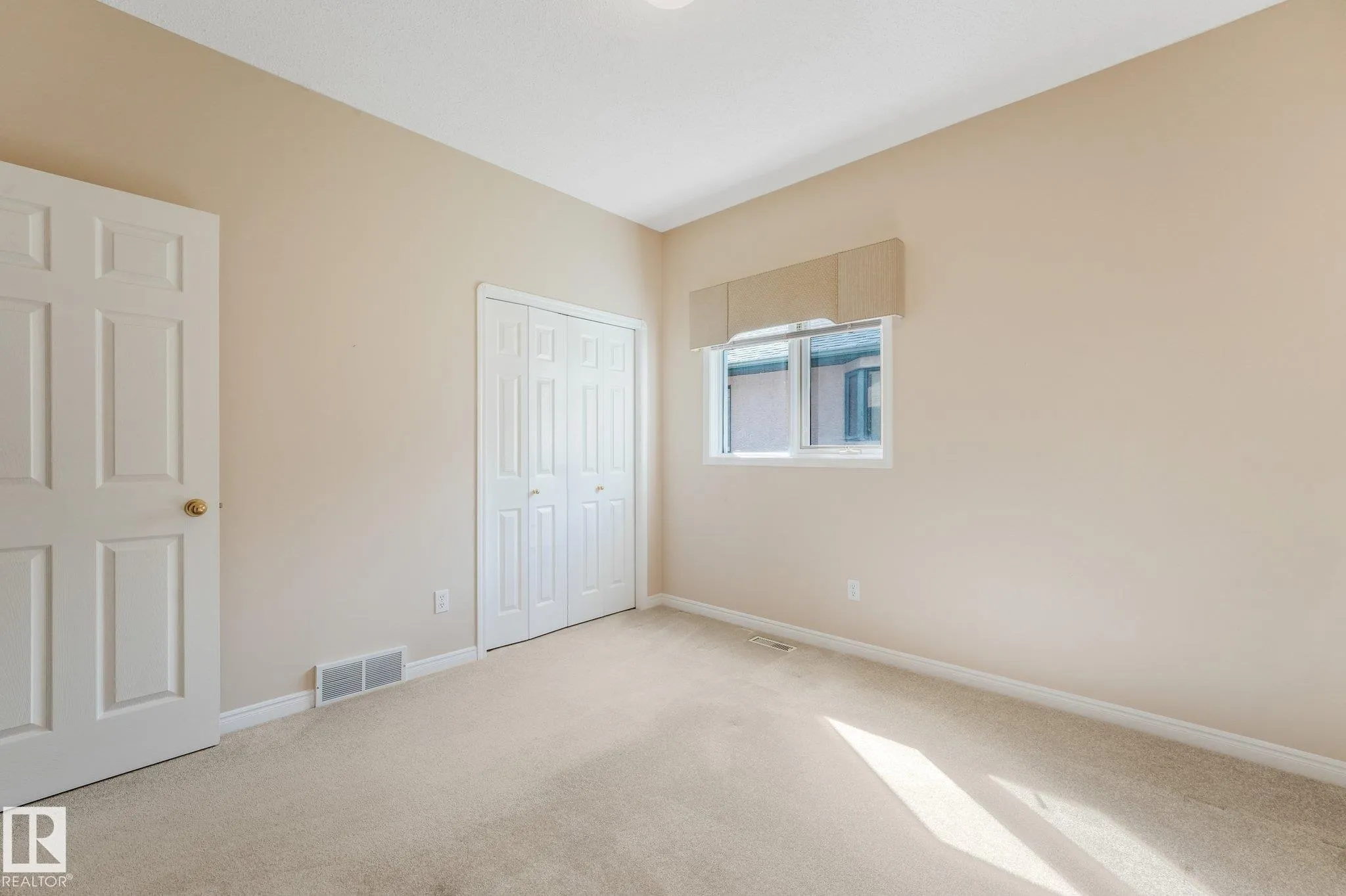 61 ESTATE Crescent