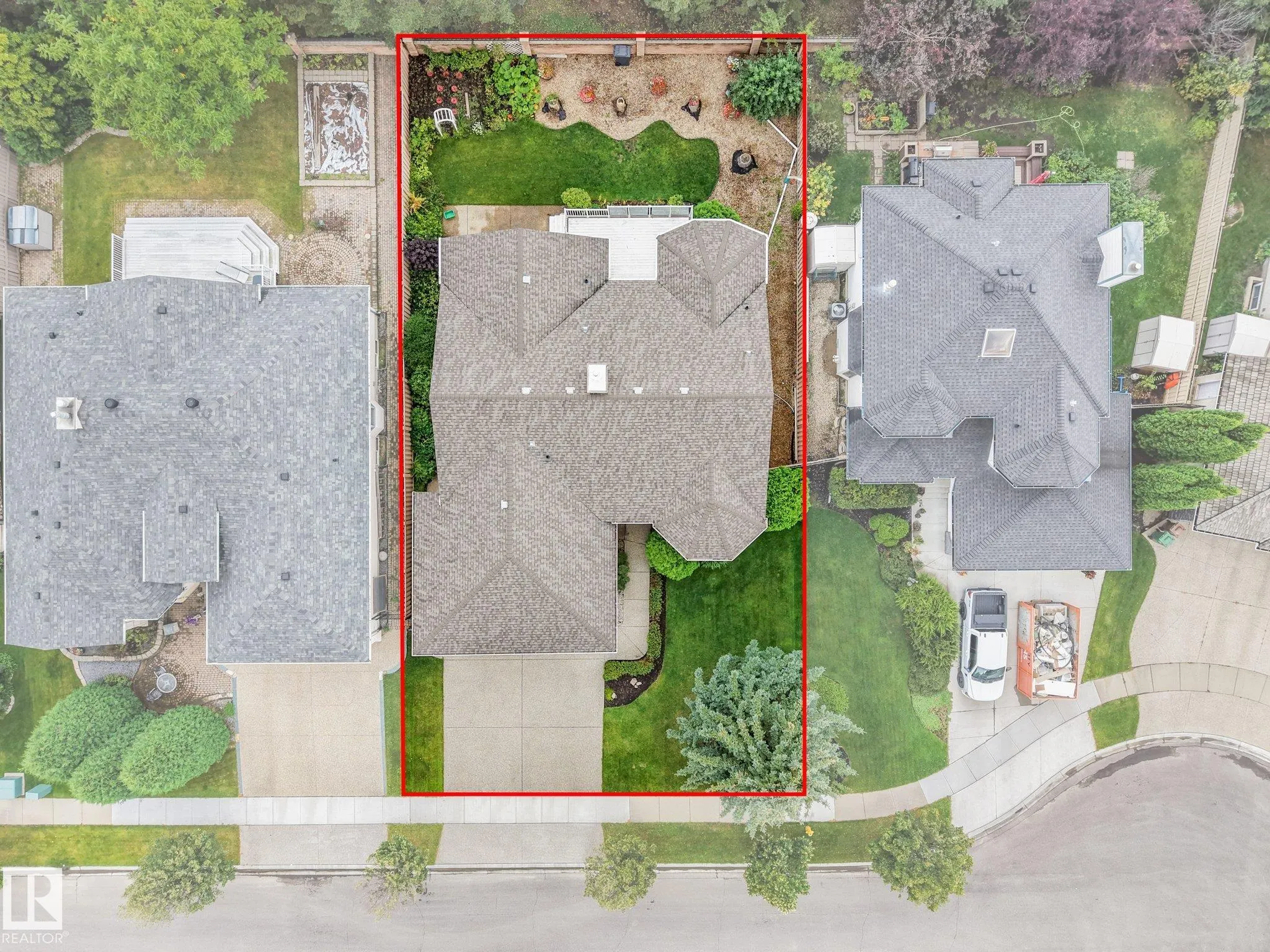 61 ESTATE Crescent