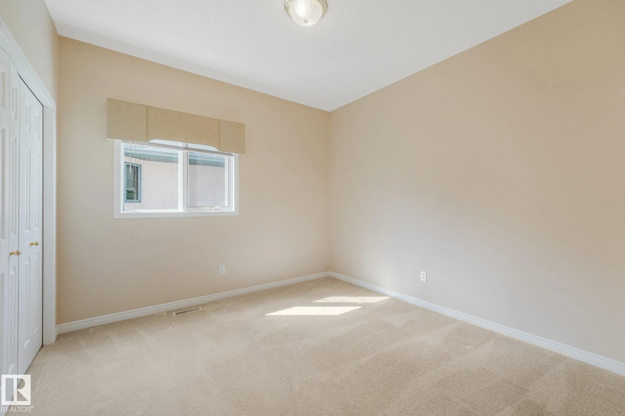 61 ESTATE Crescent