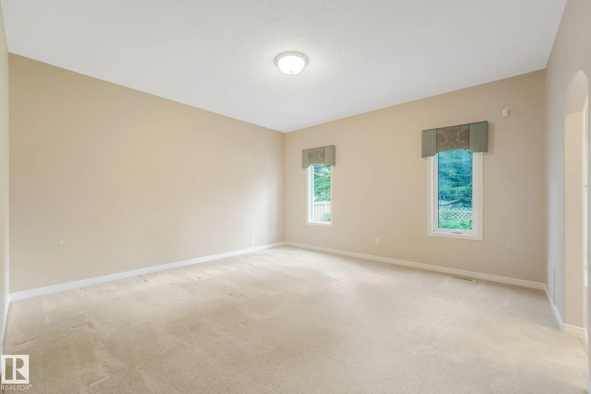 61 ESTATE Crescent