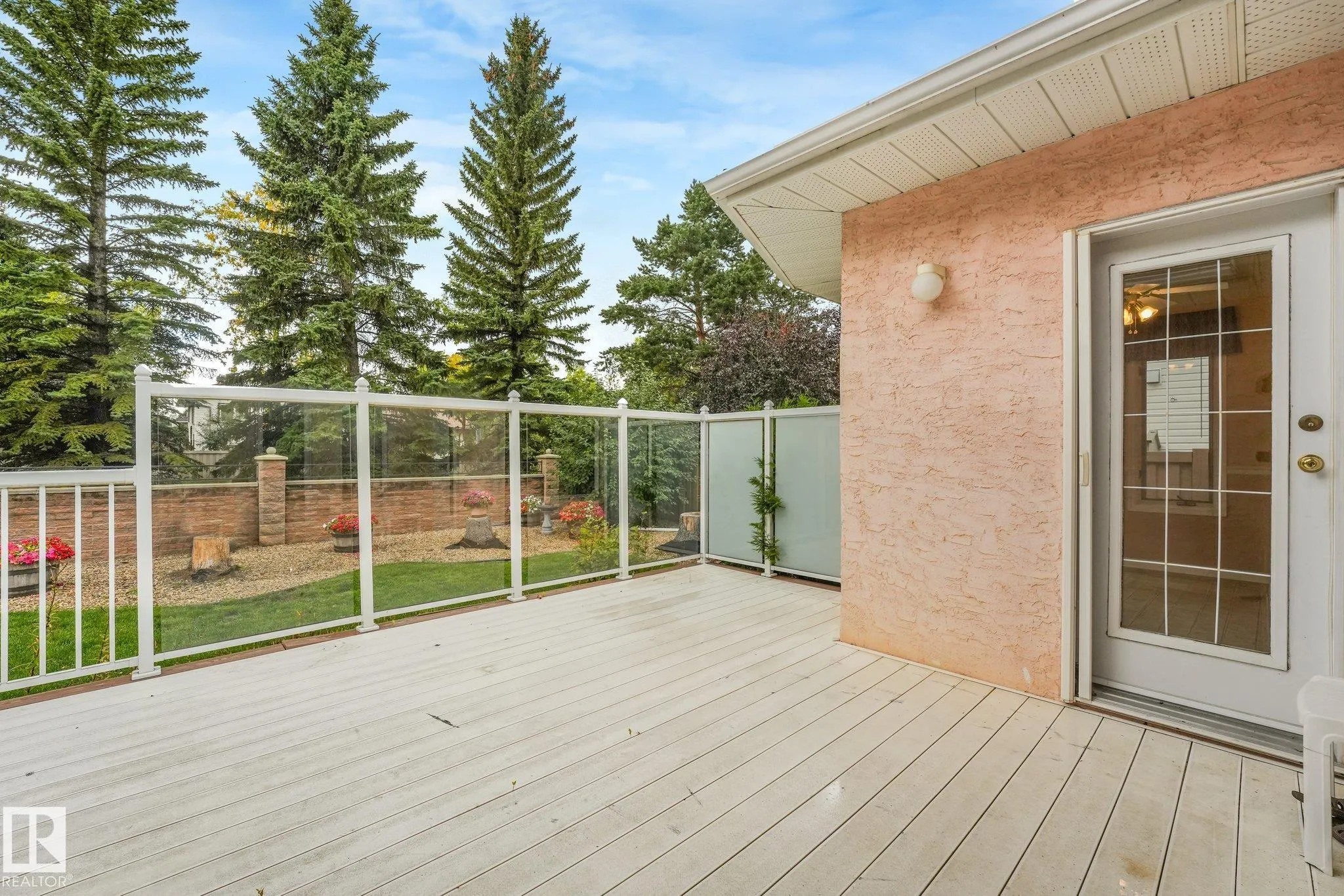 61 ESTATE Crescent