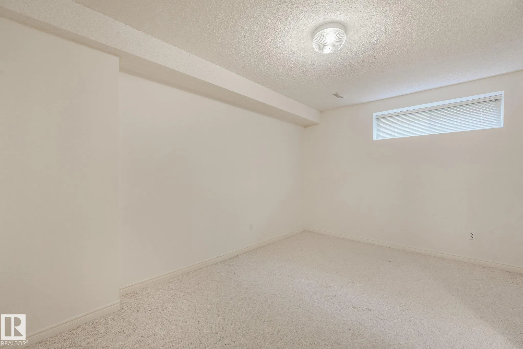 61 ESTATE Crescent
