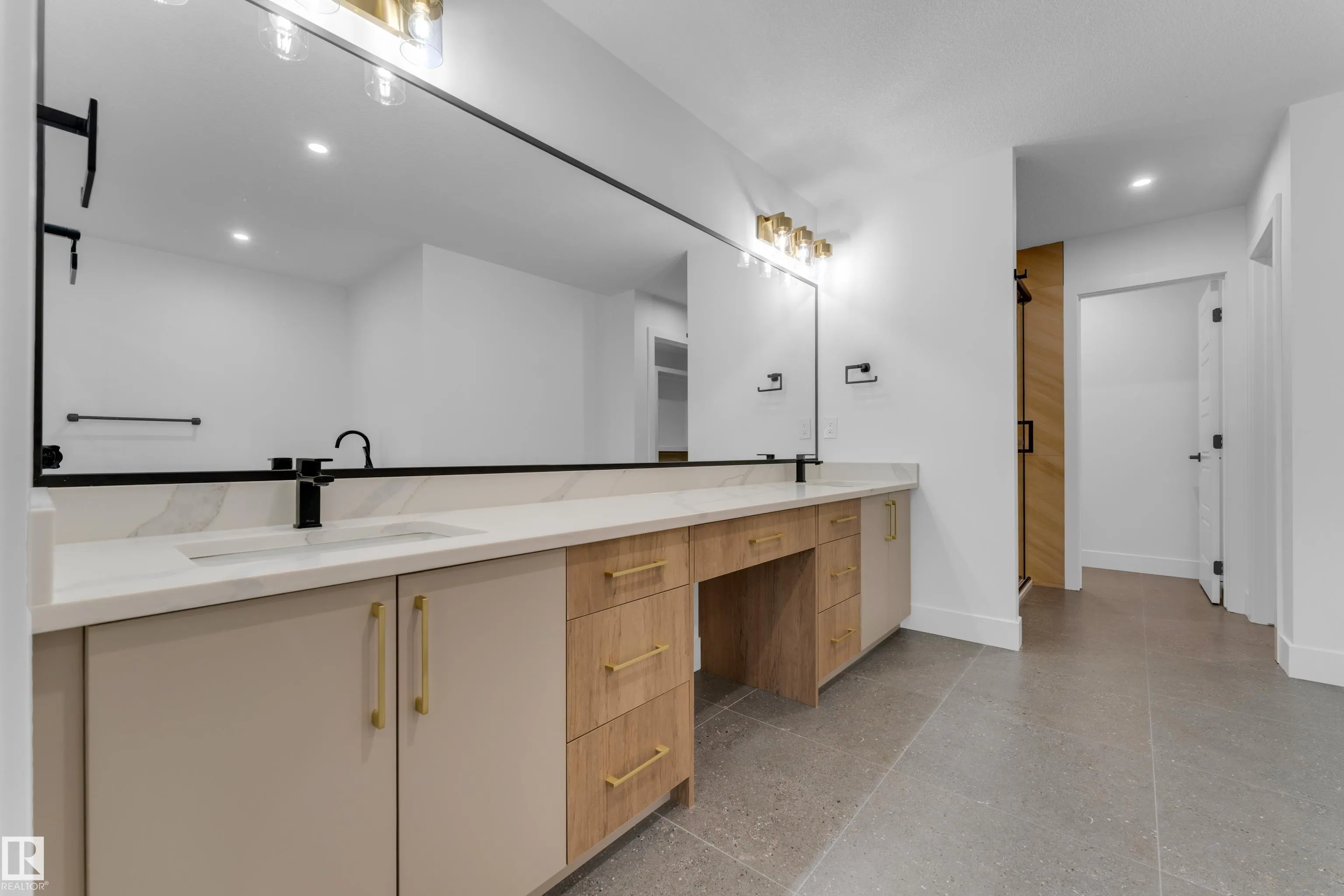 236 Linden Loop