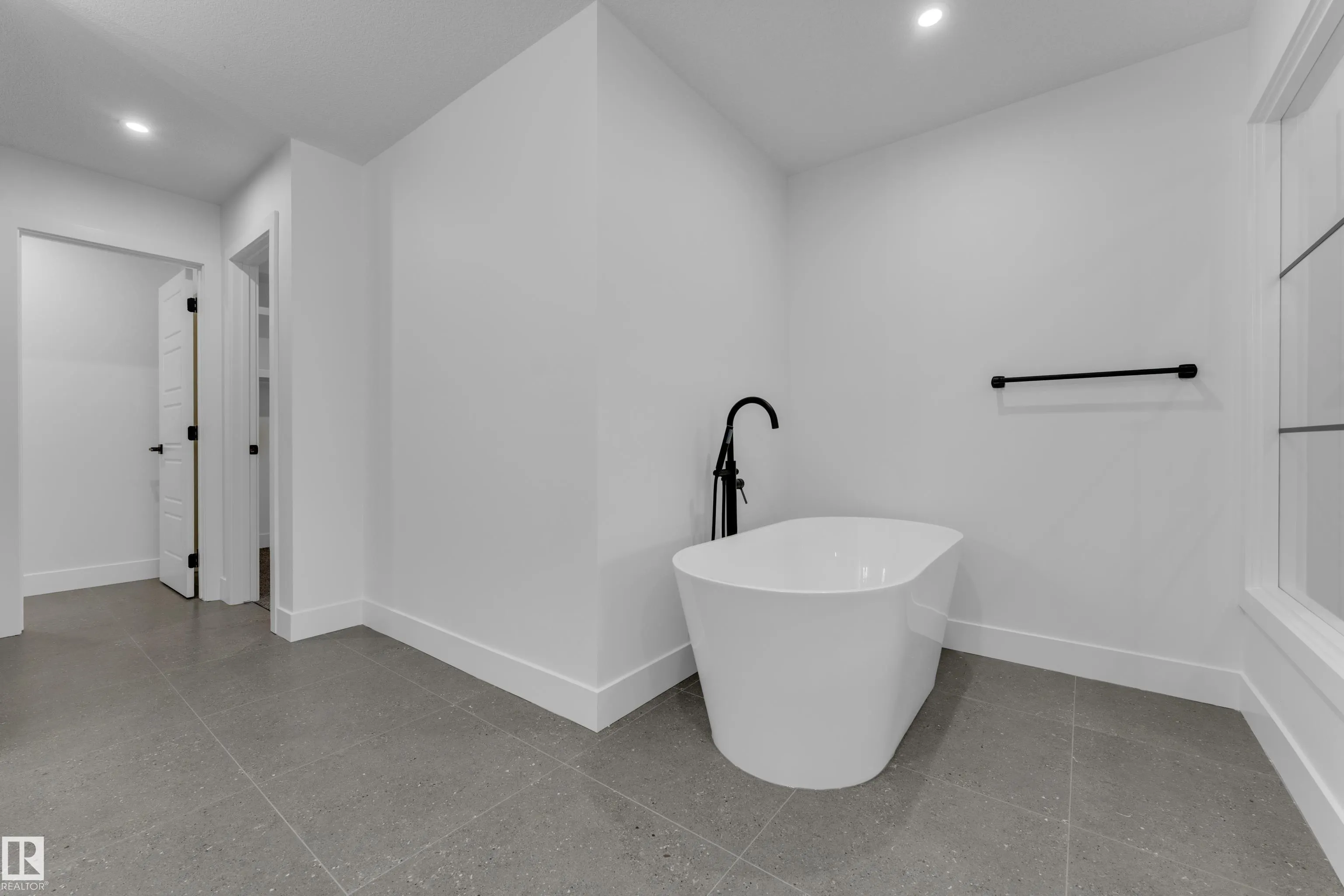 236 Linden Loop
