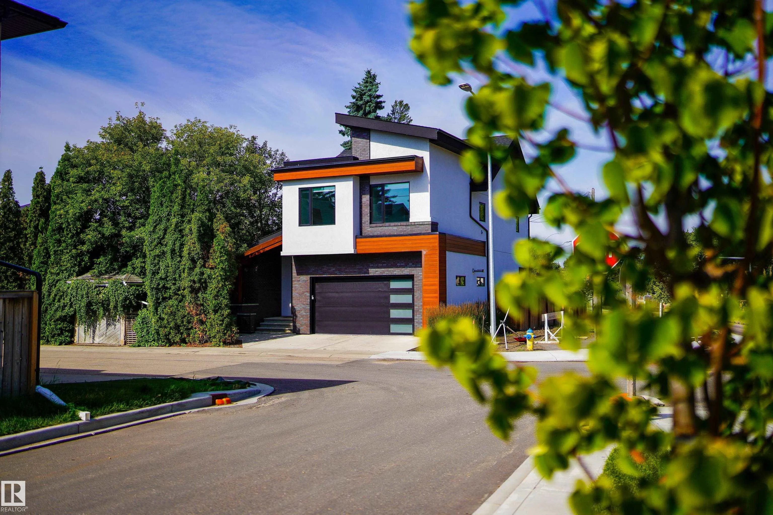 12819 WOODBEND Place