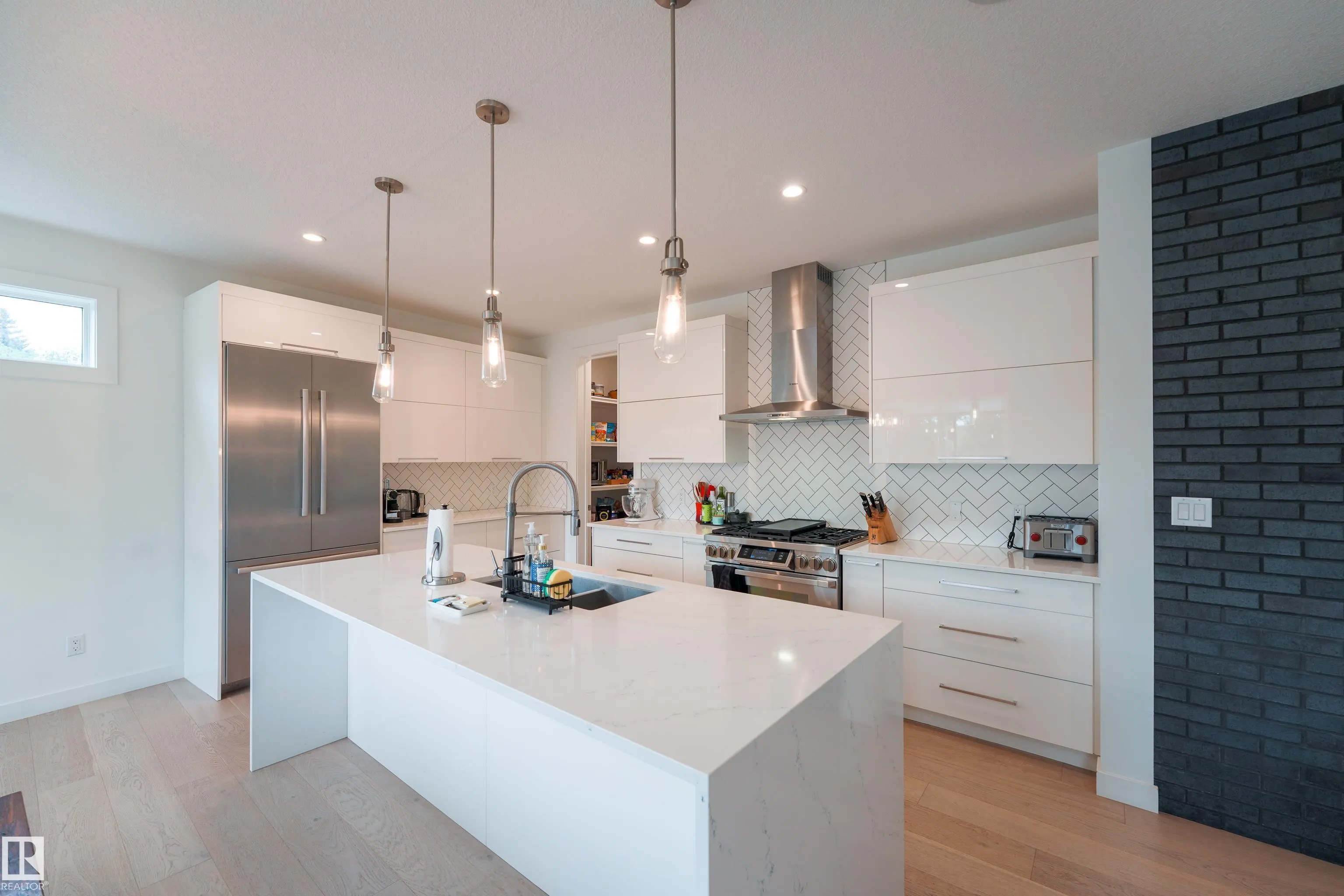 12819 WOODBEND Place