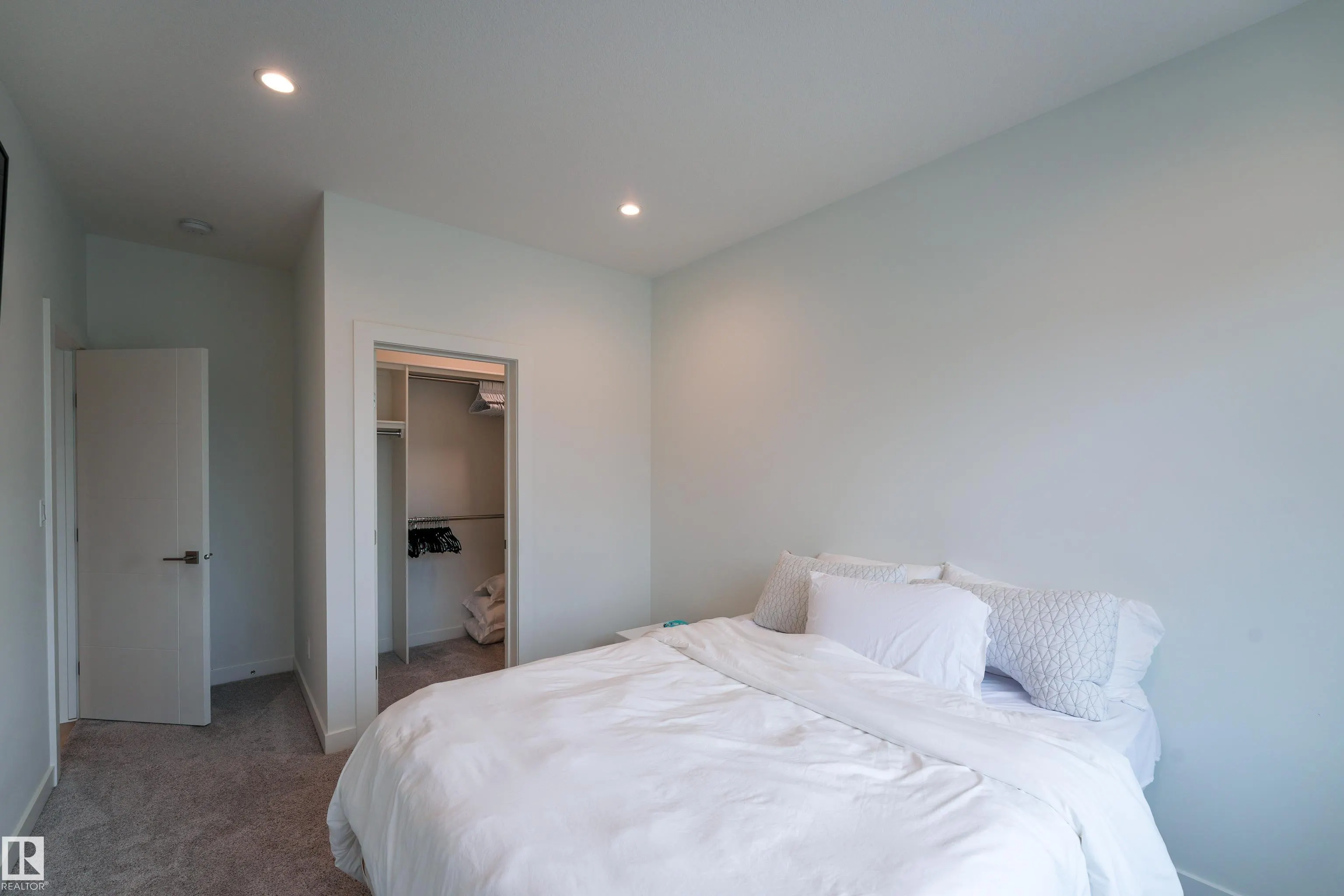12819 WOODBEND Place