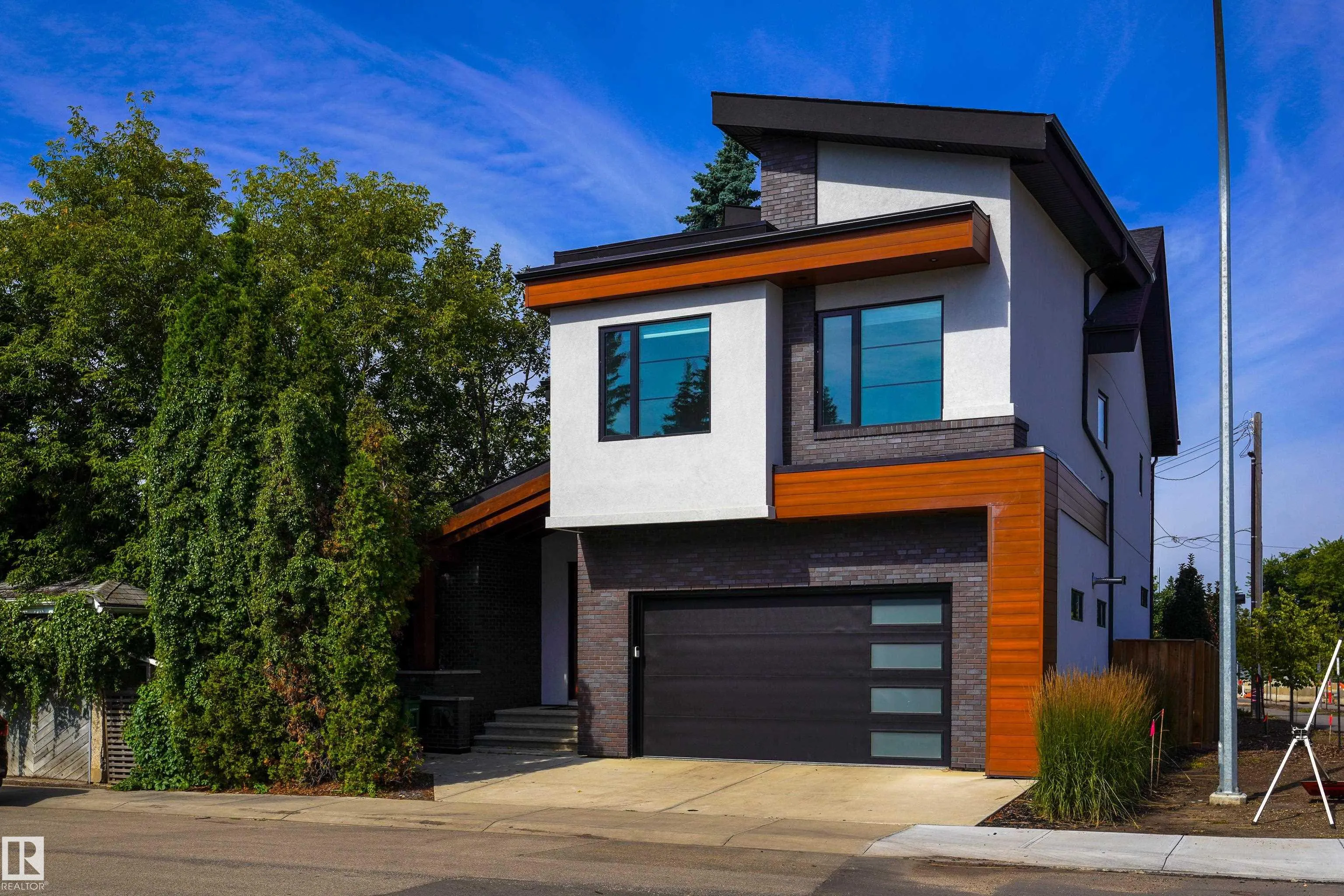 12819 WOODBEND Place
