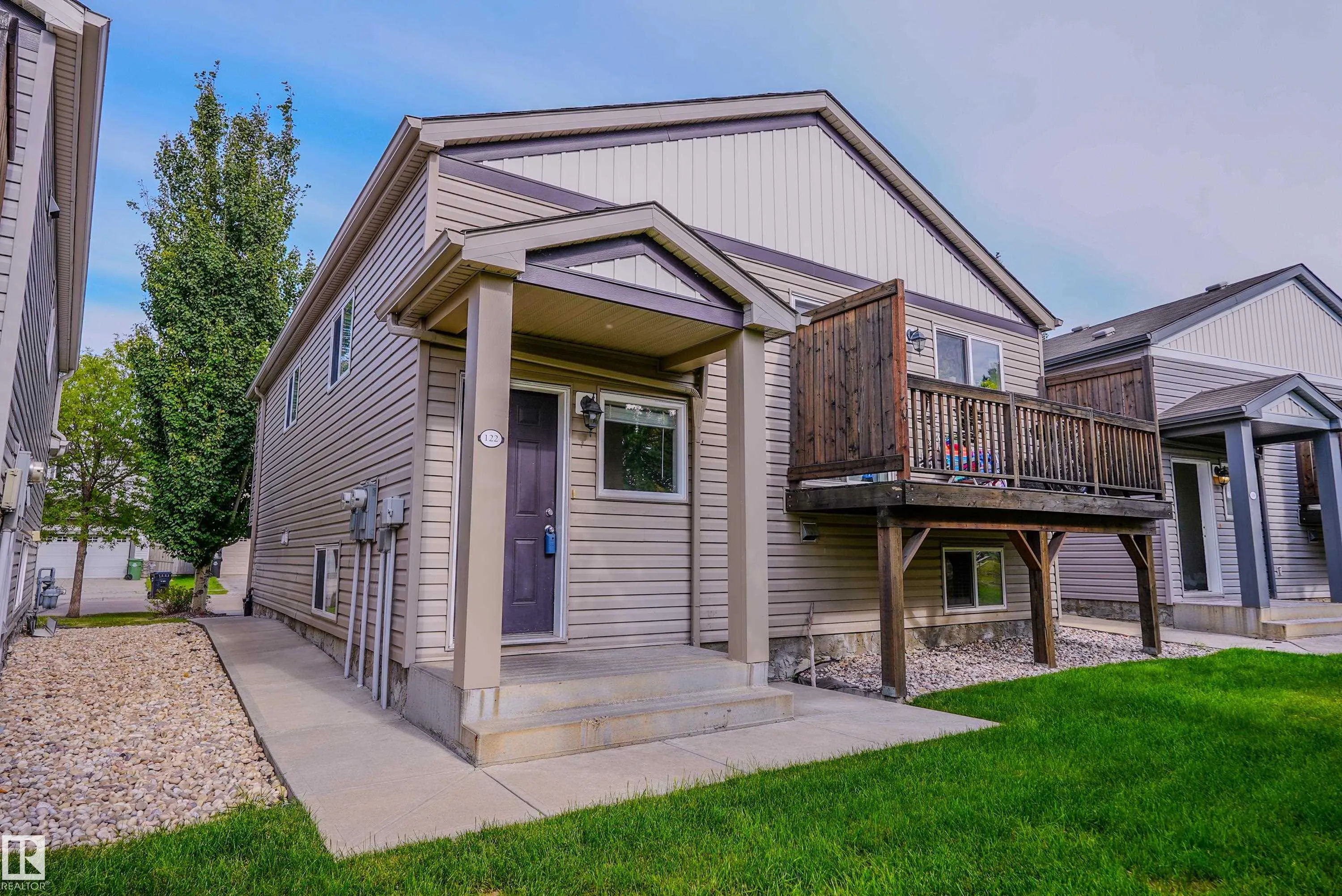122 142 Selkirk Place