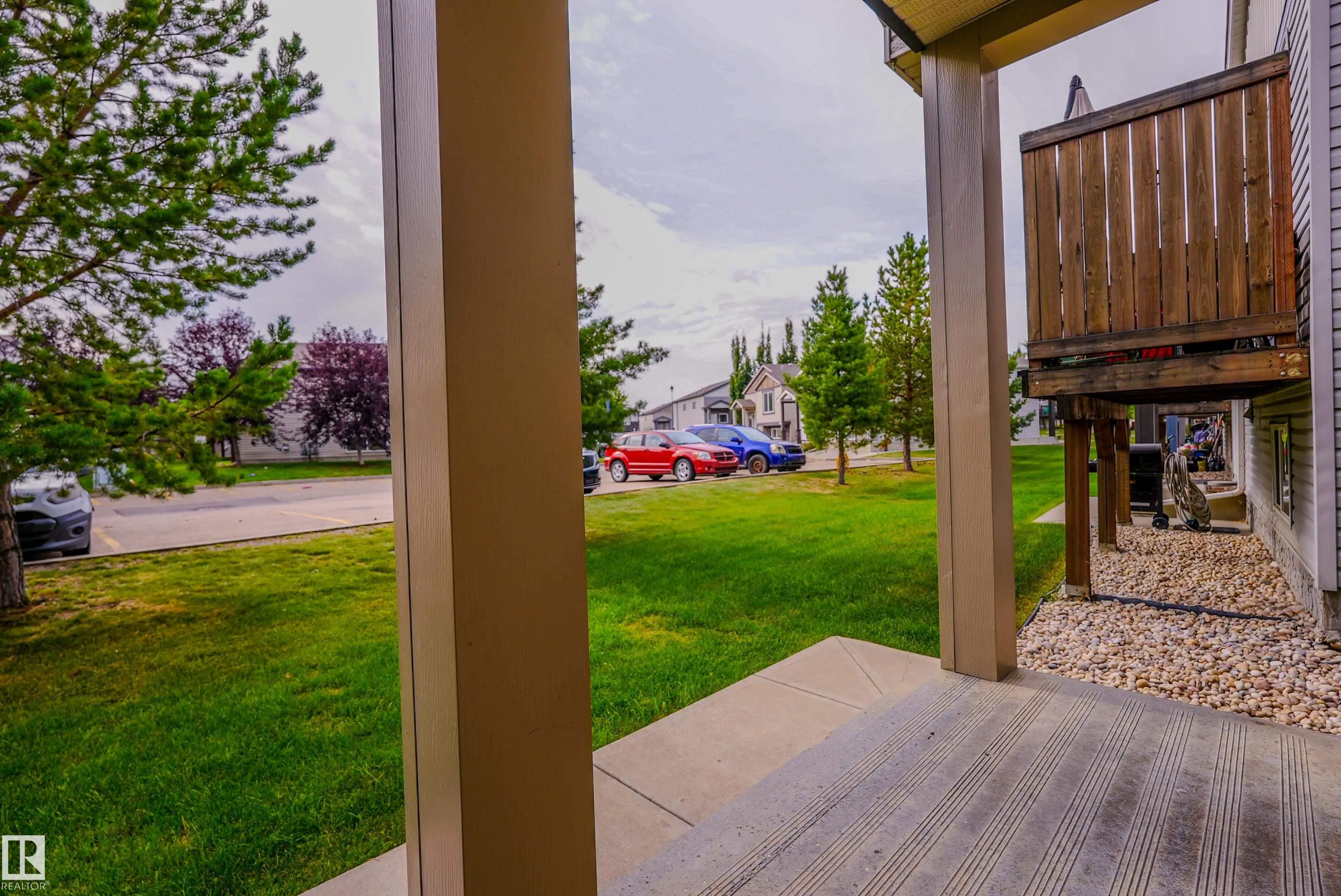 122 142 Selkirk Place