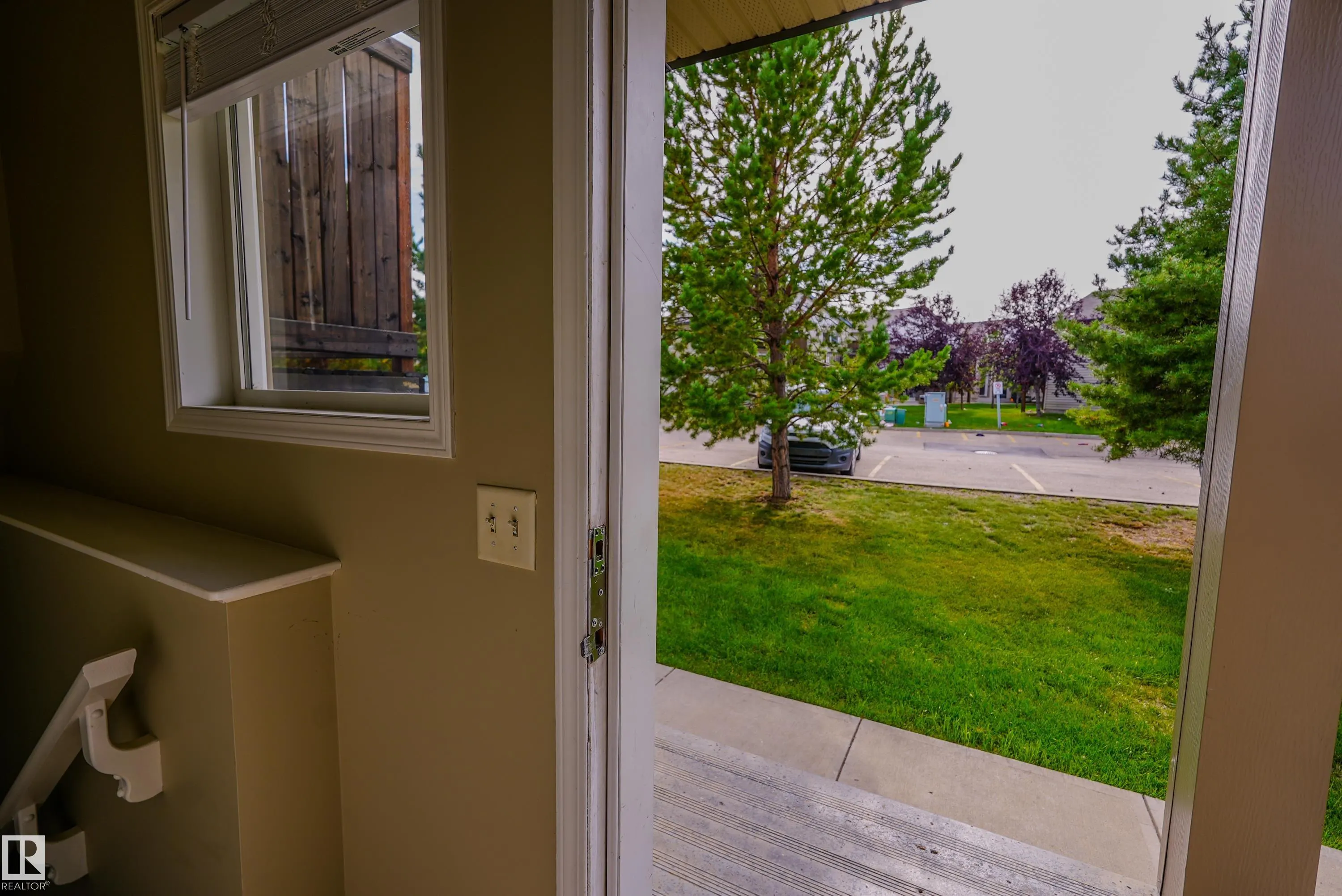 122 142 Selkirk Place
